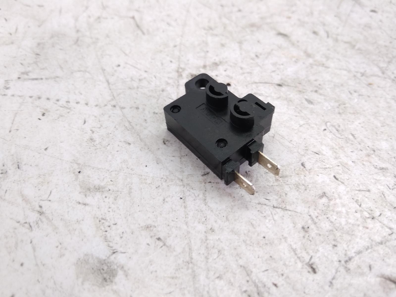 Honda sw-t abs 600 sensore stop pompa freno anteriore destra 2011 2011 jh2pf01d2bk