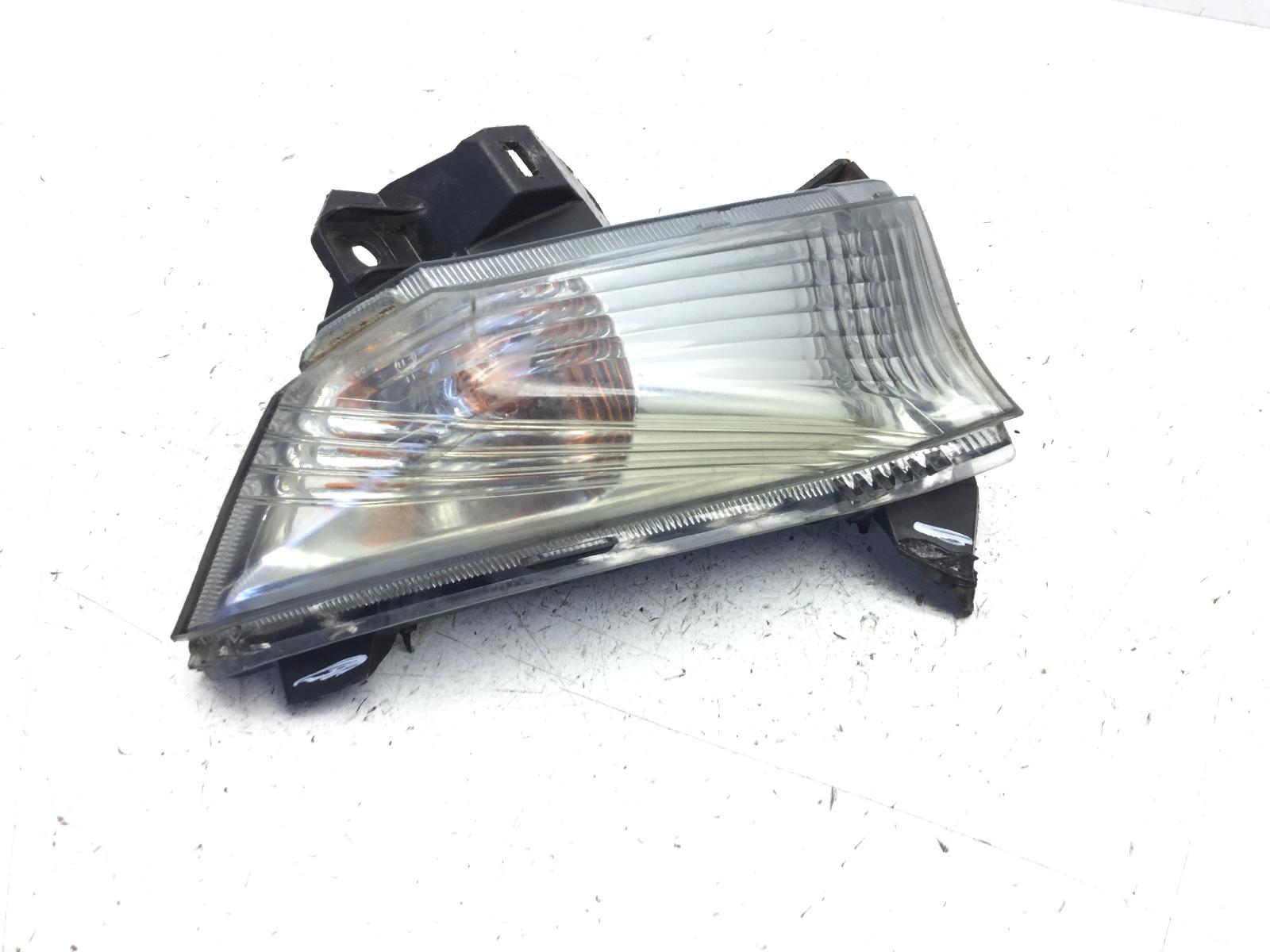 Honda sw-t abs 600 freccia destra anteriore 2 attacchi rotti 2011 2011 jh2pf01d2bk