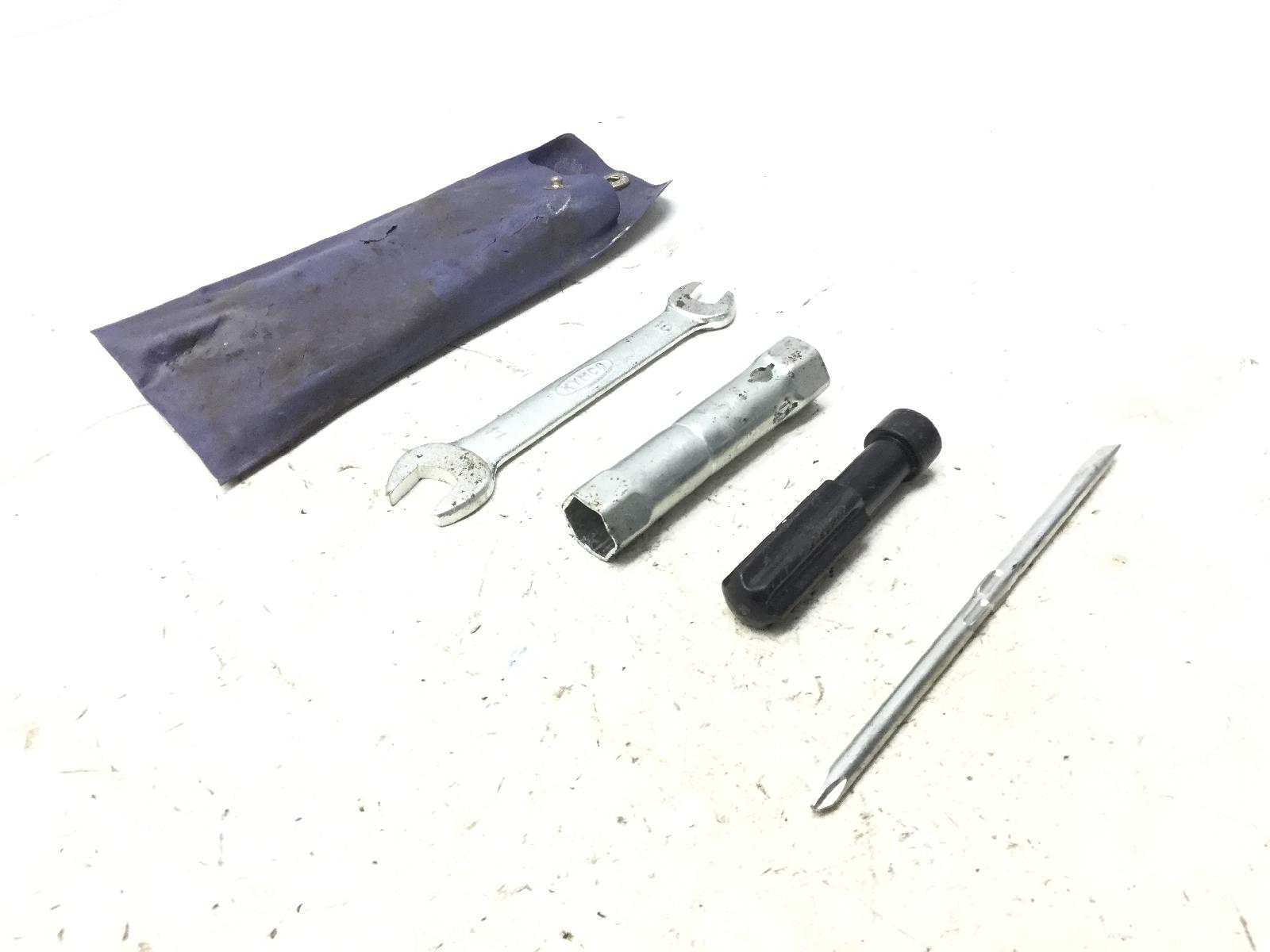 Kymco like 4t 50 kit attrezzi attrezzatura di bordo 2009 2009 d11000