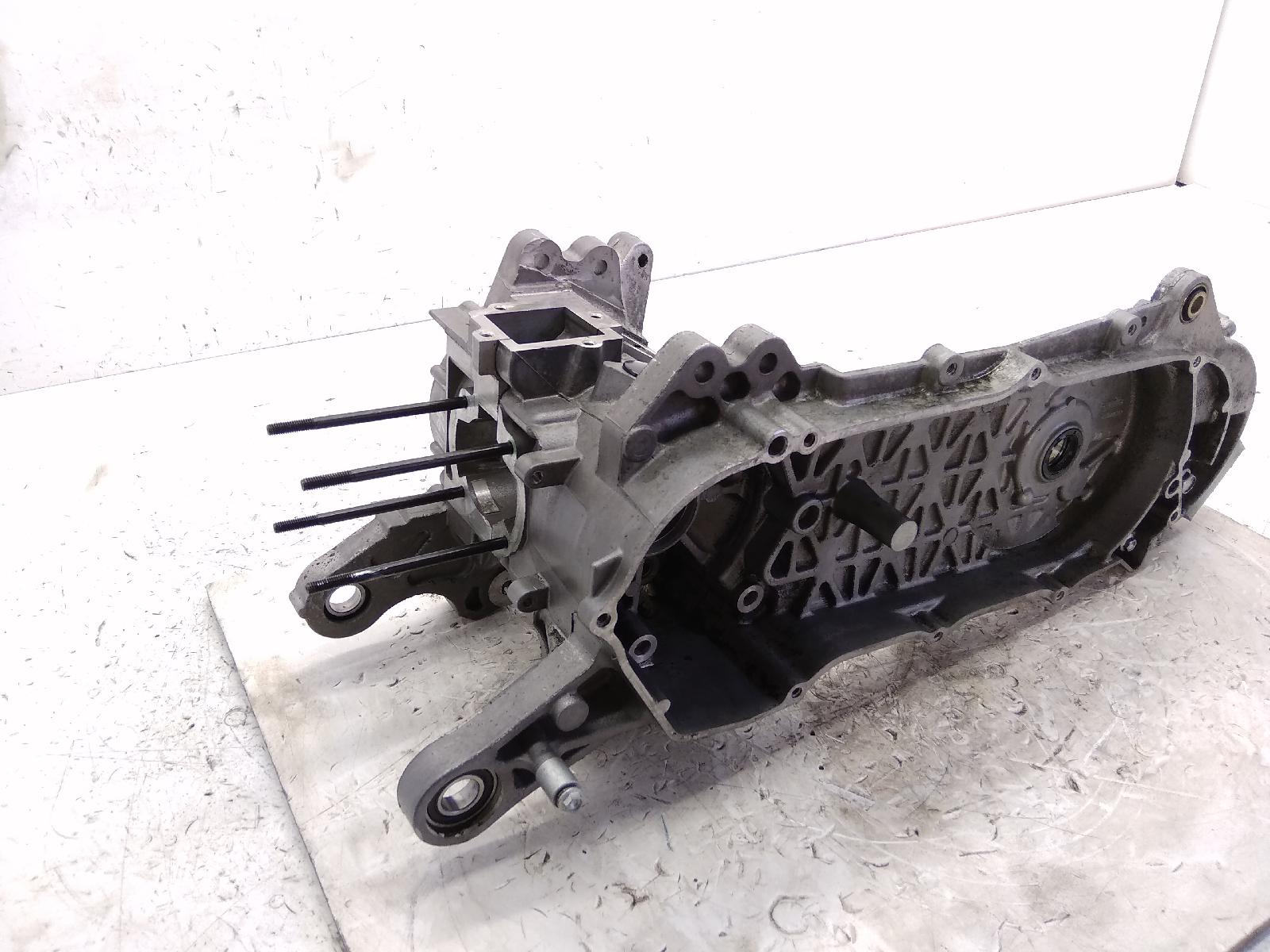 Aprilia scarabeo ditech ie 2t 50 carter motore vuoto aba042039067 2001 2004 sca00