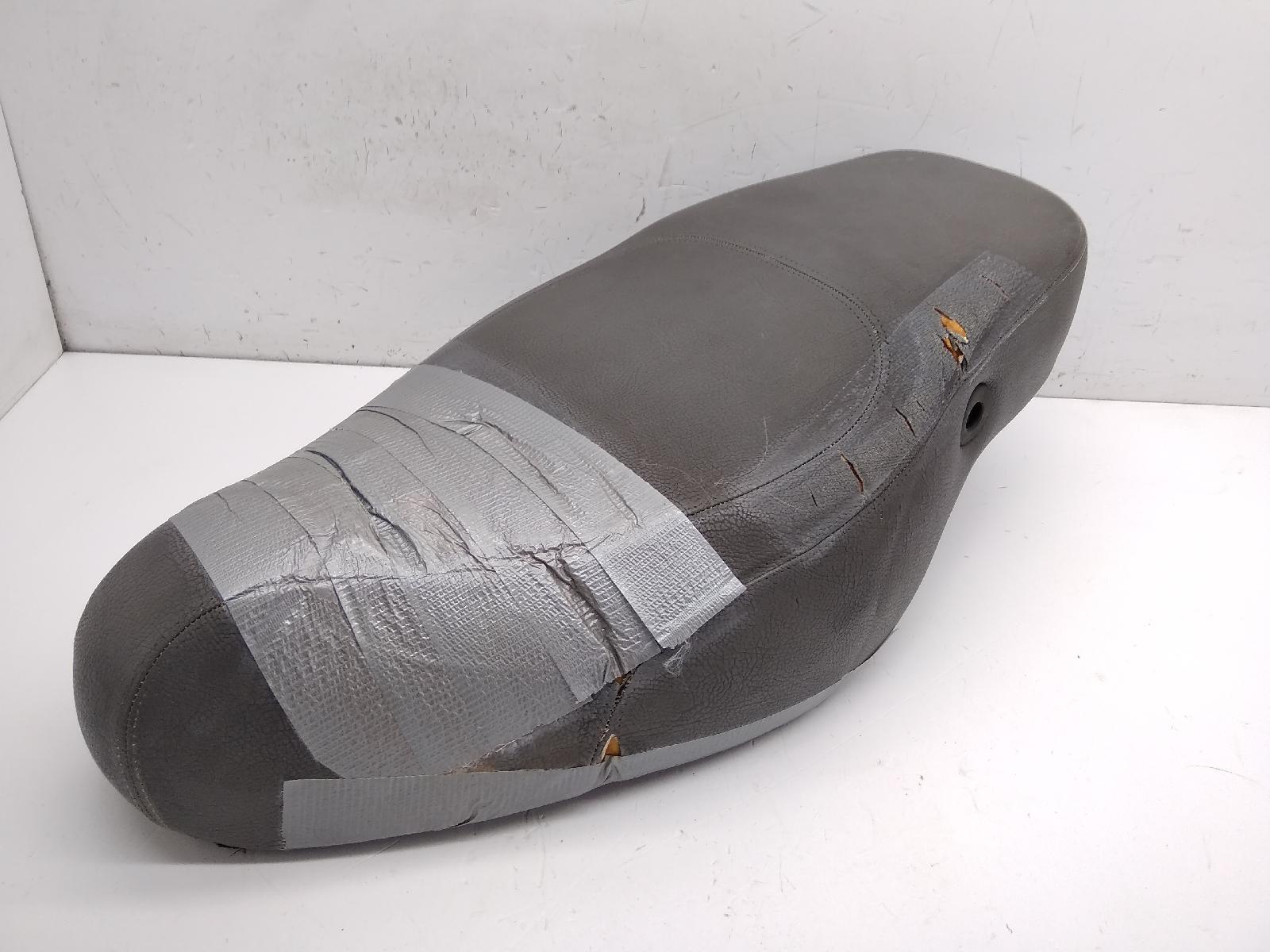 Aprilia scarabeo ditech ie 2t 50 sella saddle con fodera strappata 2001 2004 sca00