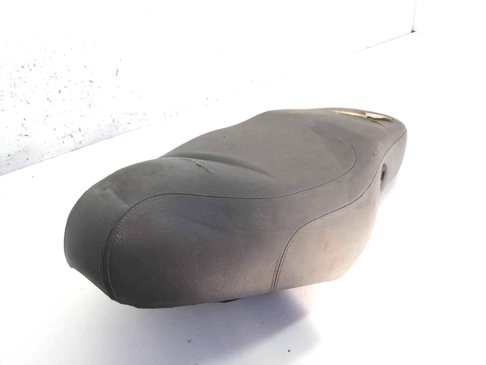 Aprilia scarabeo ditech ie 2t 50 sella saddle - fodera strappata 2001 2004 sca00