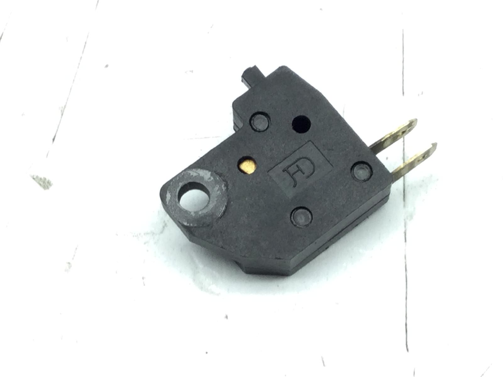 Kymco agility r12 4t 50 sensore pulsante stop freno anteriore destro 2007 2008 u60050