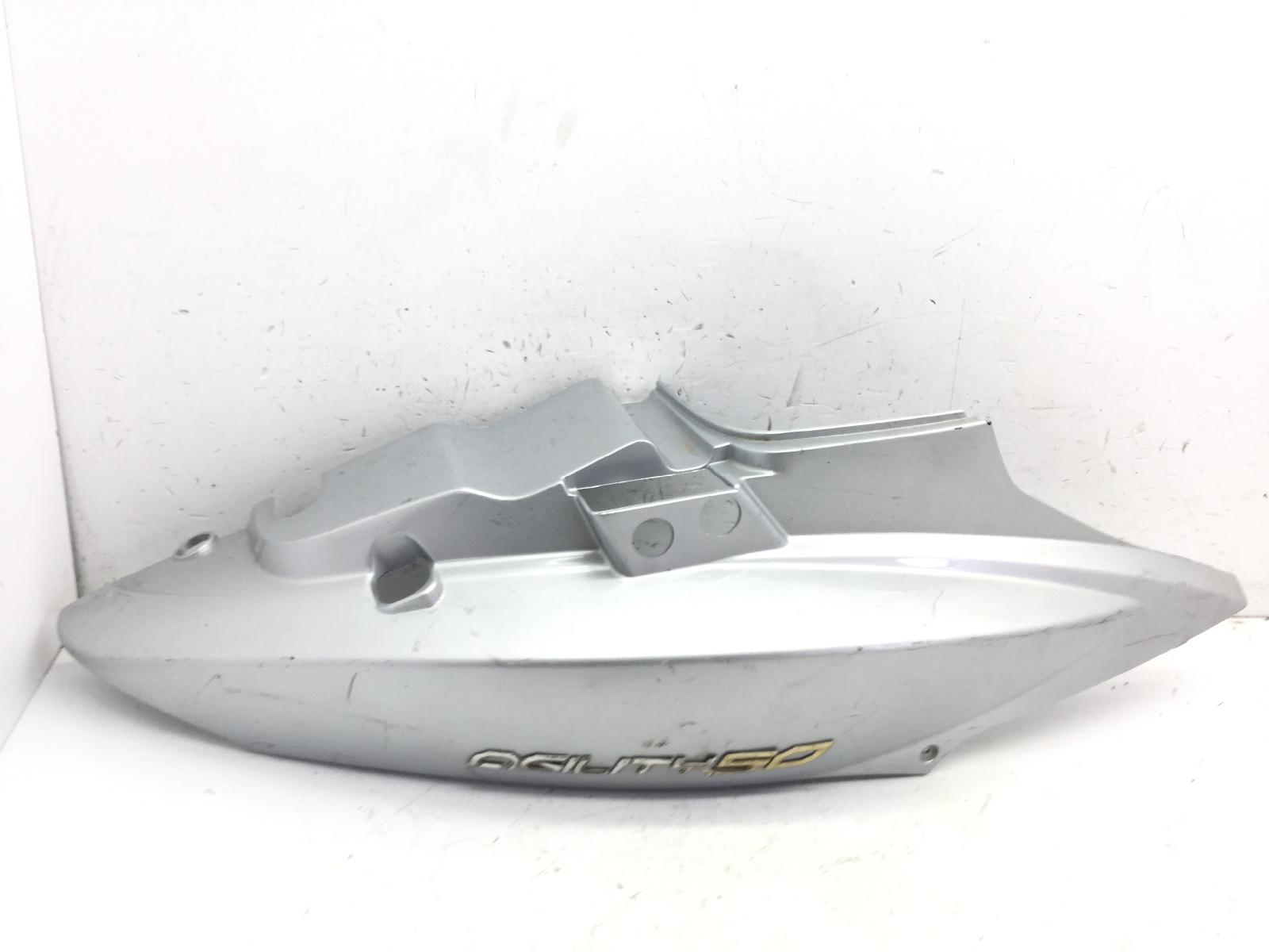 Kymco agility r12 4t 50 carena fiancata posteriore destra - attacco rotto 2007 2008 u60050