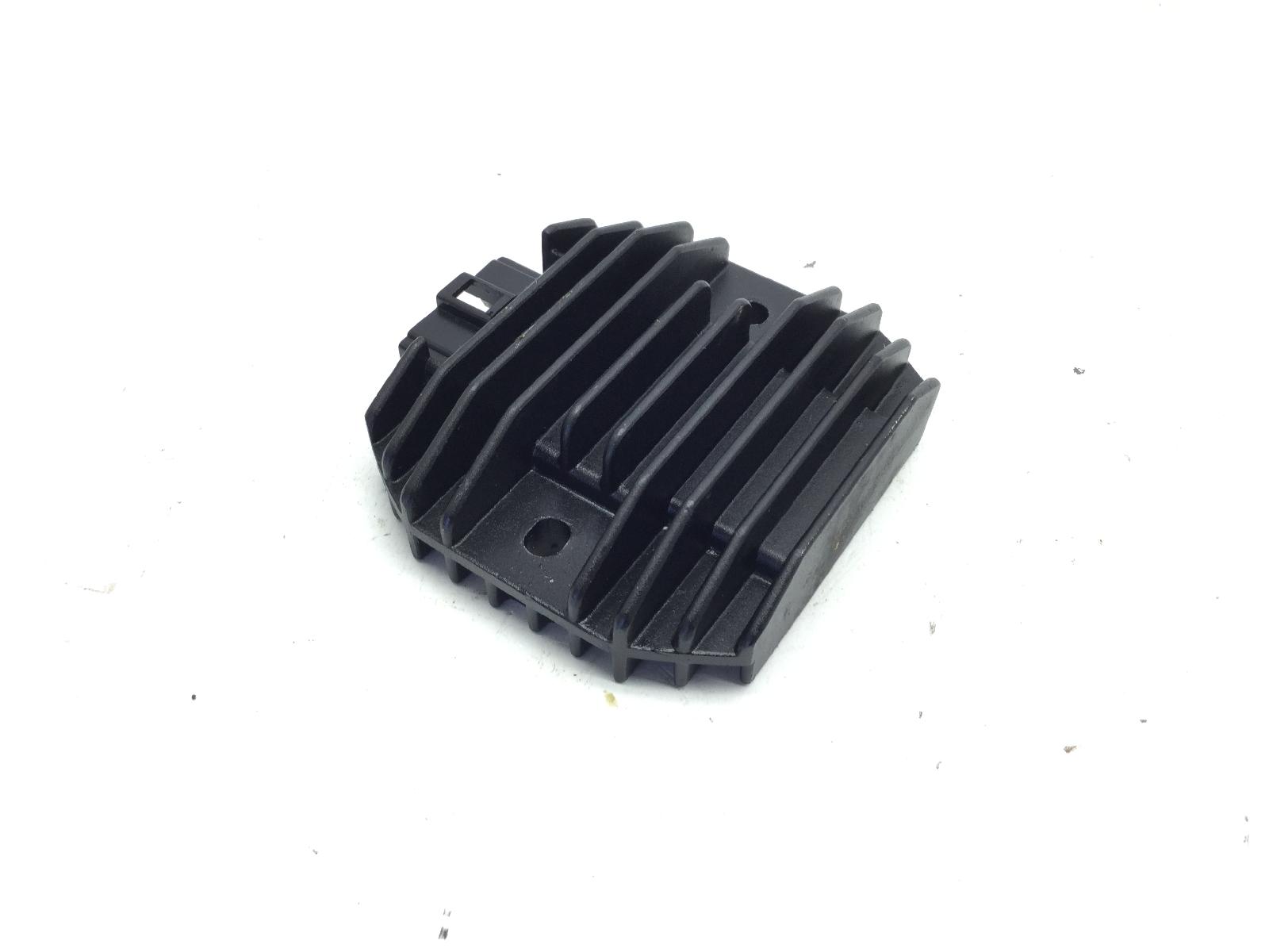 Yamaha xenter hw 150 regolatore di tensione 2012 2016 sg231