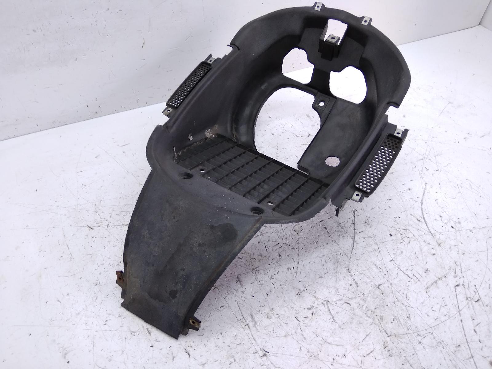 Gilera runner vxr 200 vano carena ruota anteriore chiglia 2002 2004 m240