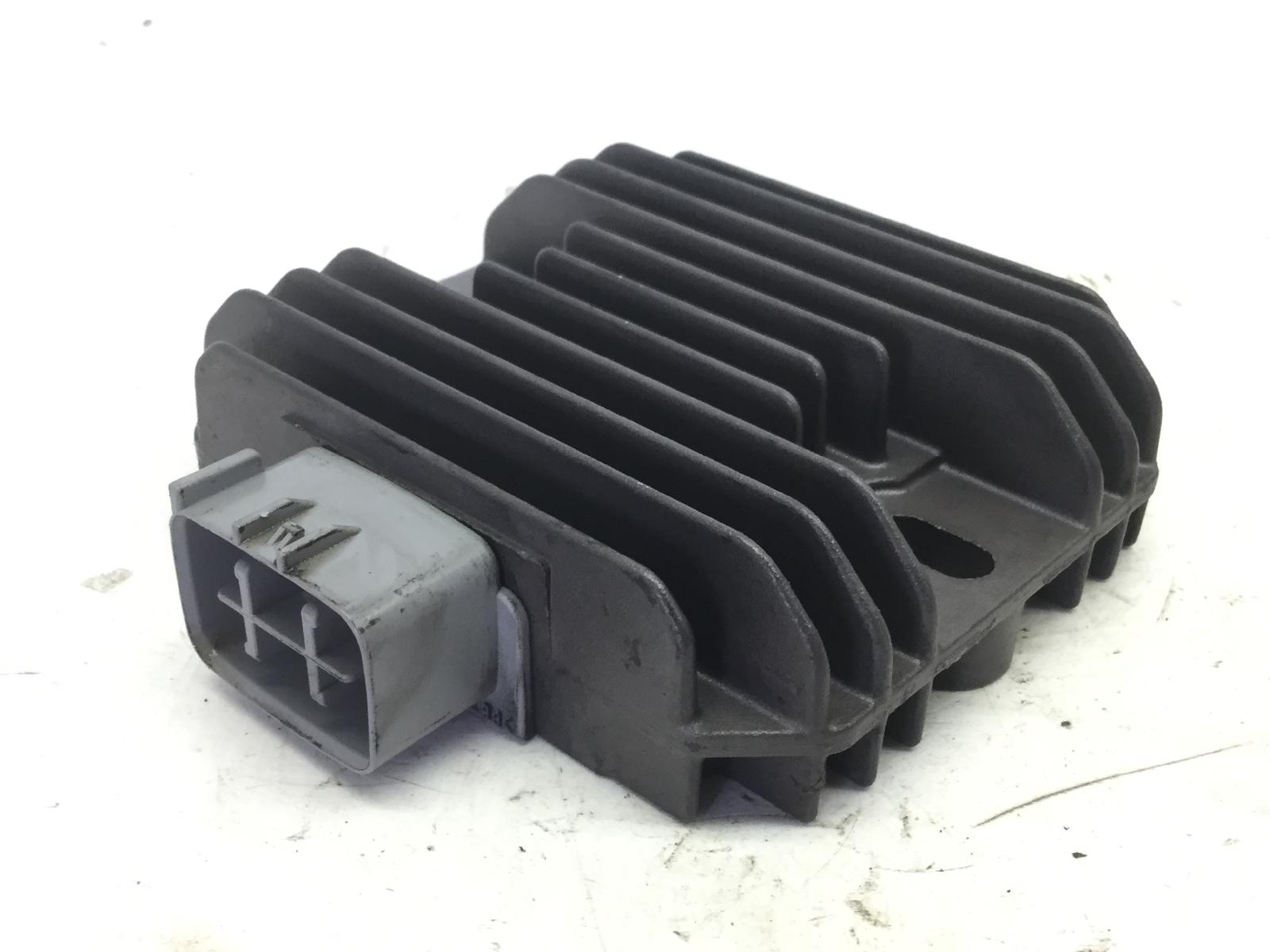 Regolatore di tensione suzuki burgman 200 2011 2012 cd112