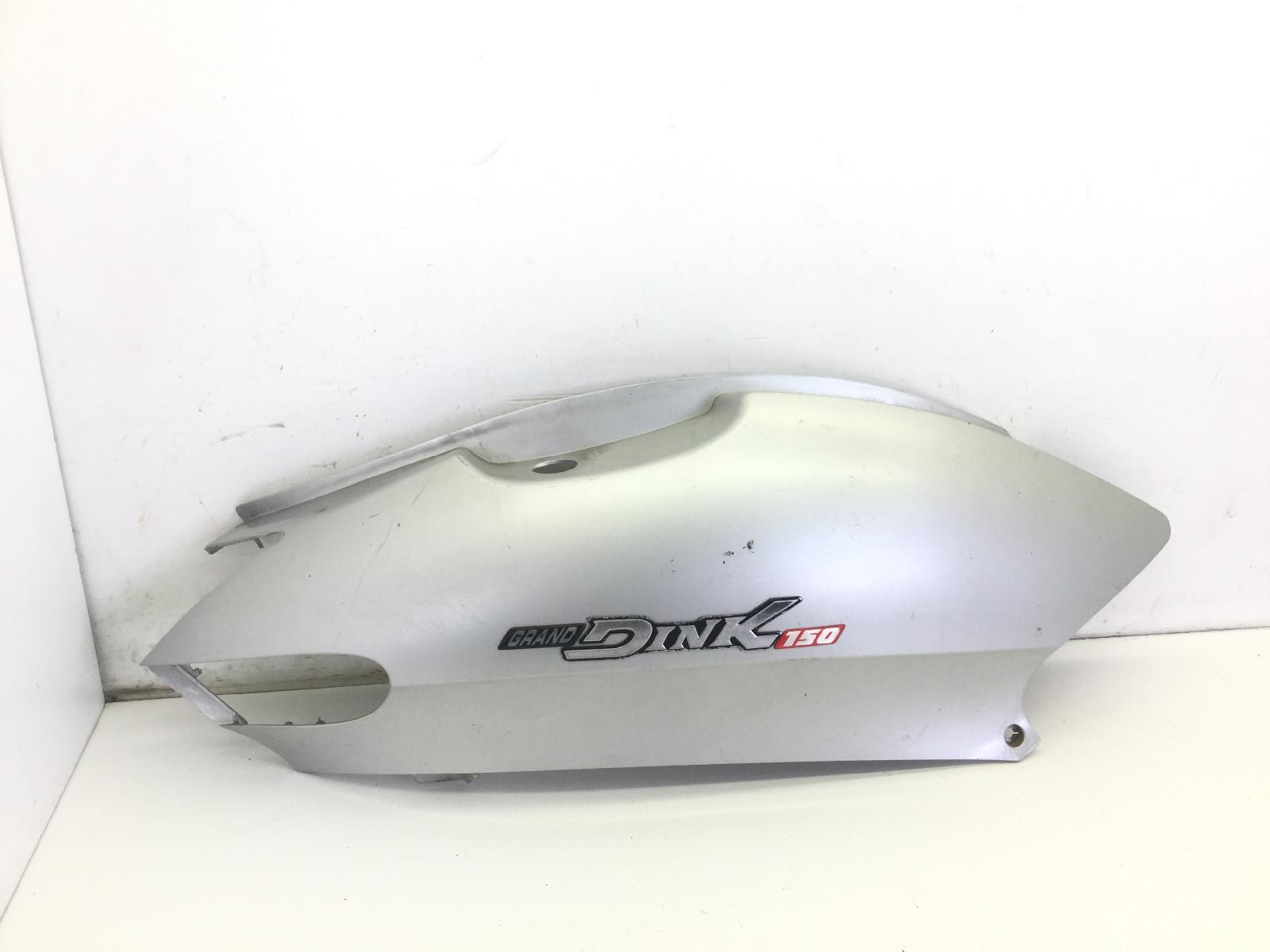 Kymco grand dink 150 carena fiancata posteriore destra - 2 attacchi rotti 2003 2004 s40001