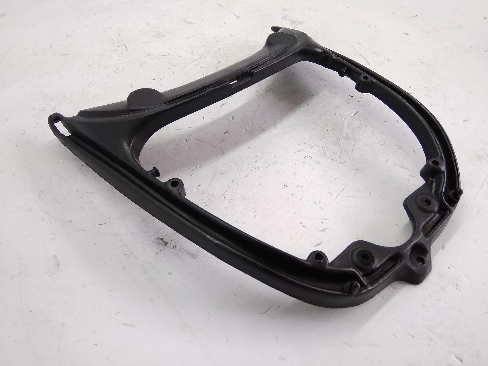 Aprilia gulliver lc 50 supporto carena coperchio posteriore 1996 1998 lh040
