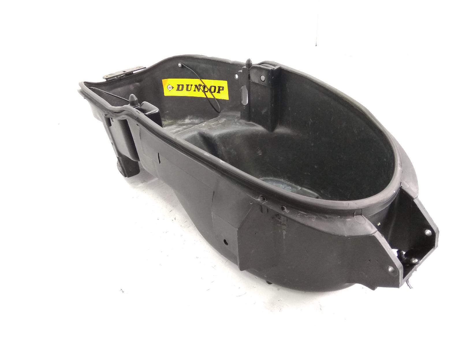 Aprilia gulliver lc 50 carena vano sottosella 1996 1998 lh040