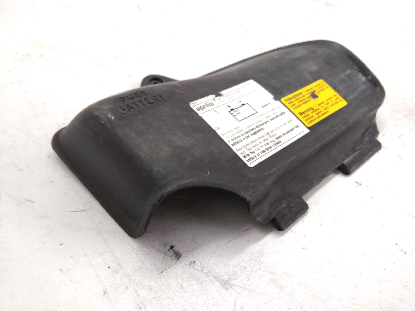 Aprilia gulliver lc 50 coperchio tappo batteria 1996 1998 lh040