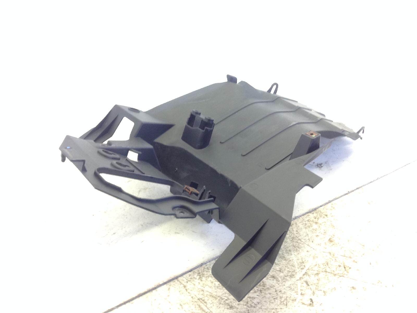 Yamaha neo's 50 parafango posteriore interno sottocoda - attacco rotto 2012 2016 sa451