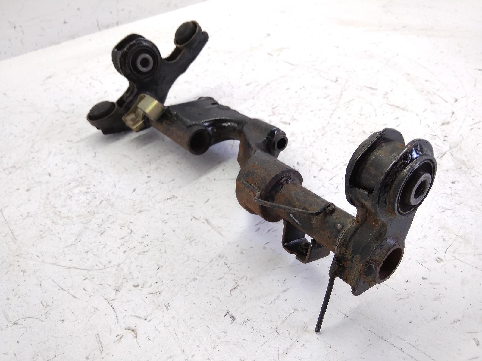 Kymco agility 4t r12 125 staffa supporto motore 2006 2006 u62000