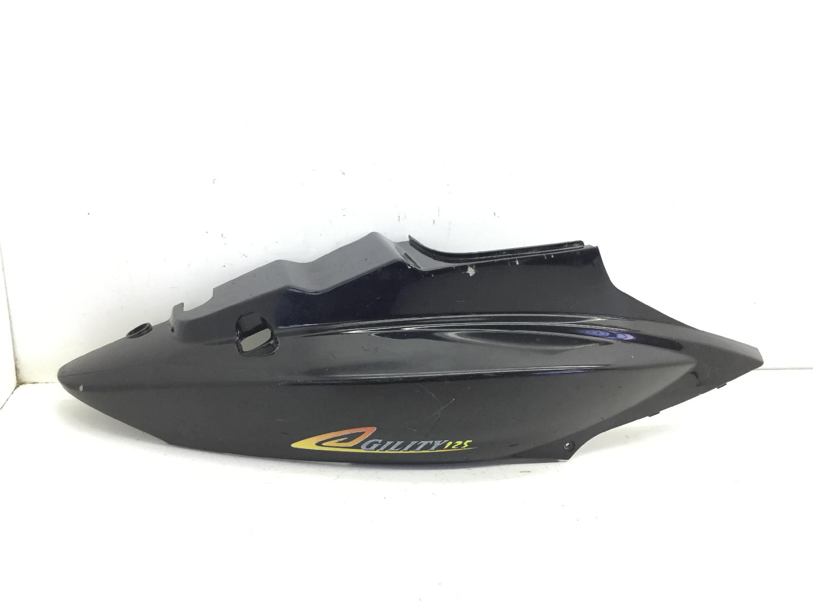 Kymco agility 4t r12 125 carena fiancata posteriore destra - attacco rotto 2006 2006 u62000