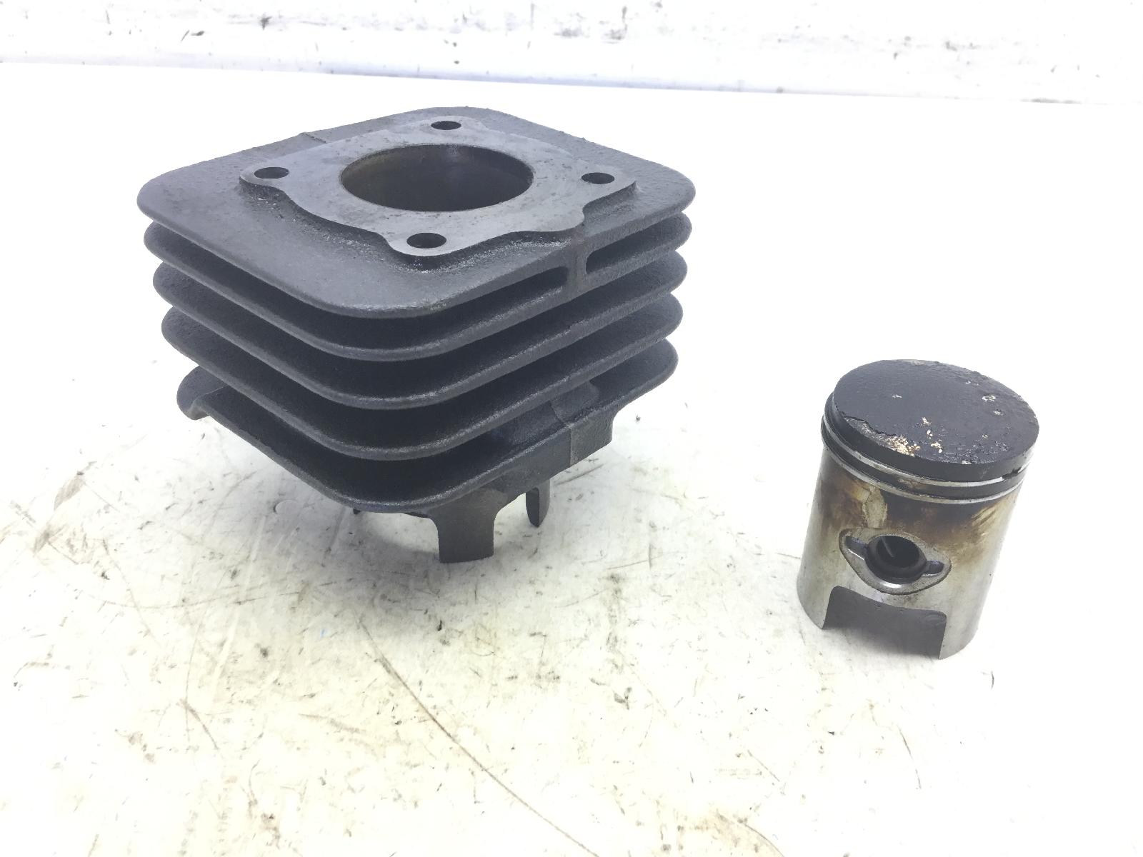 Piaggio vespa et2 iniezione 50 cilindro e pistone motore non originali 1997 2000 c1200