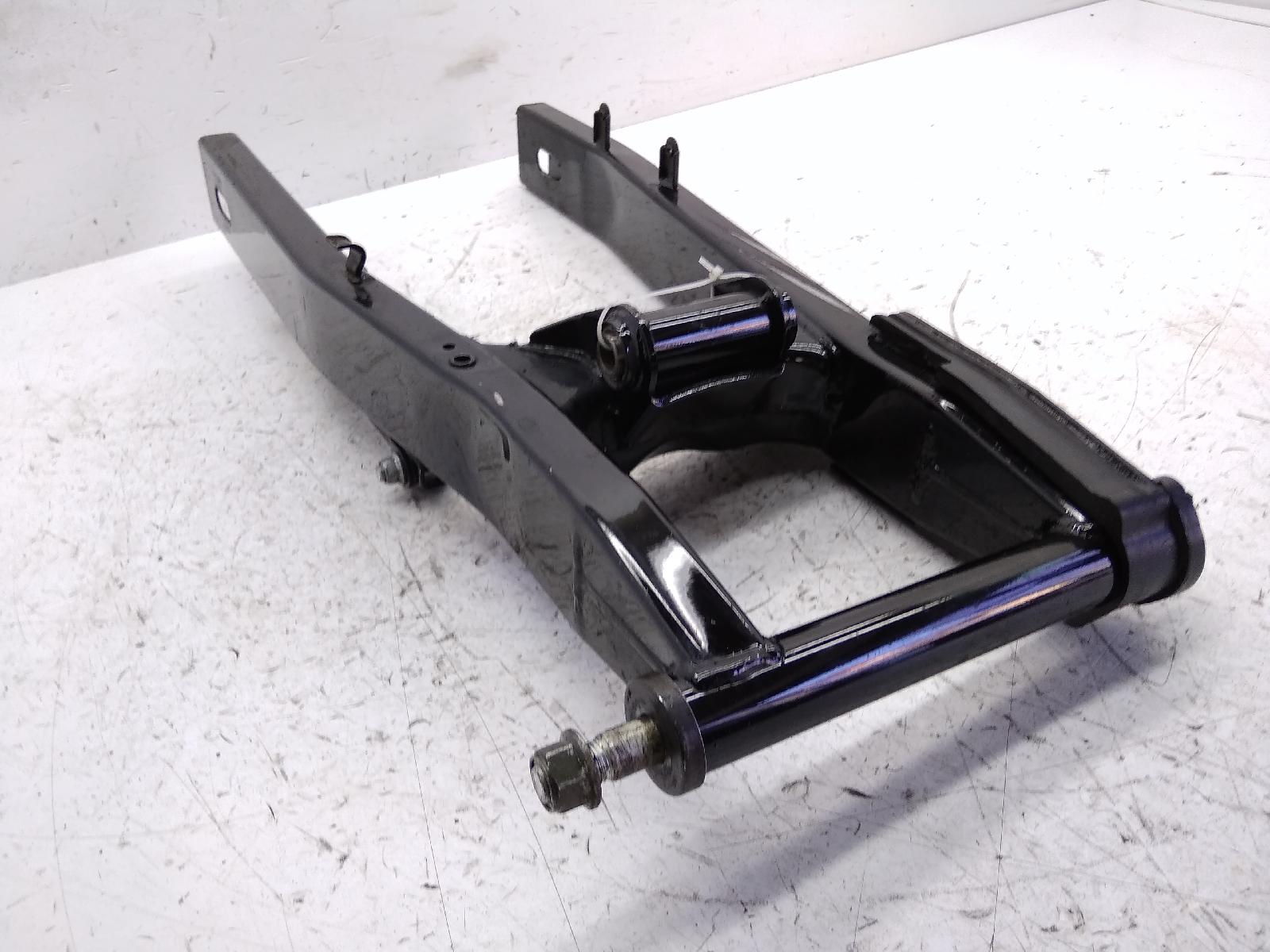 Suzuki gsx-f fw k3 600 forcellone posteriore con staffa e guida catena 1998 2003 aj111