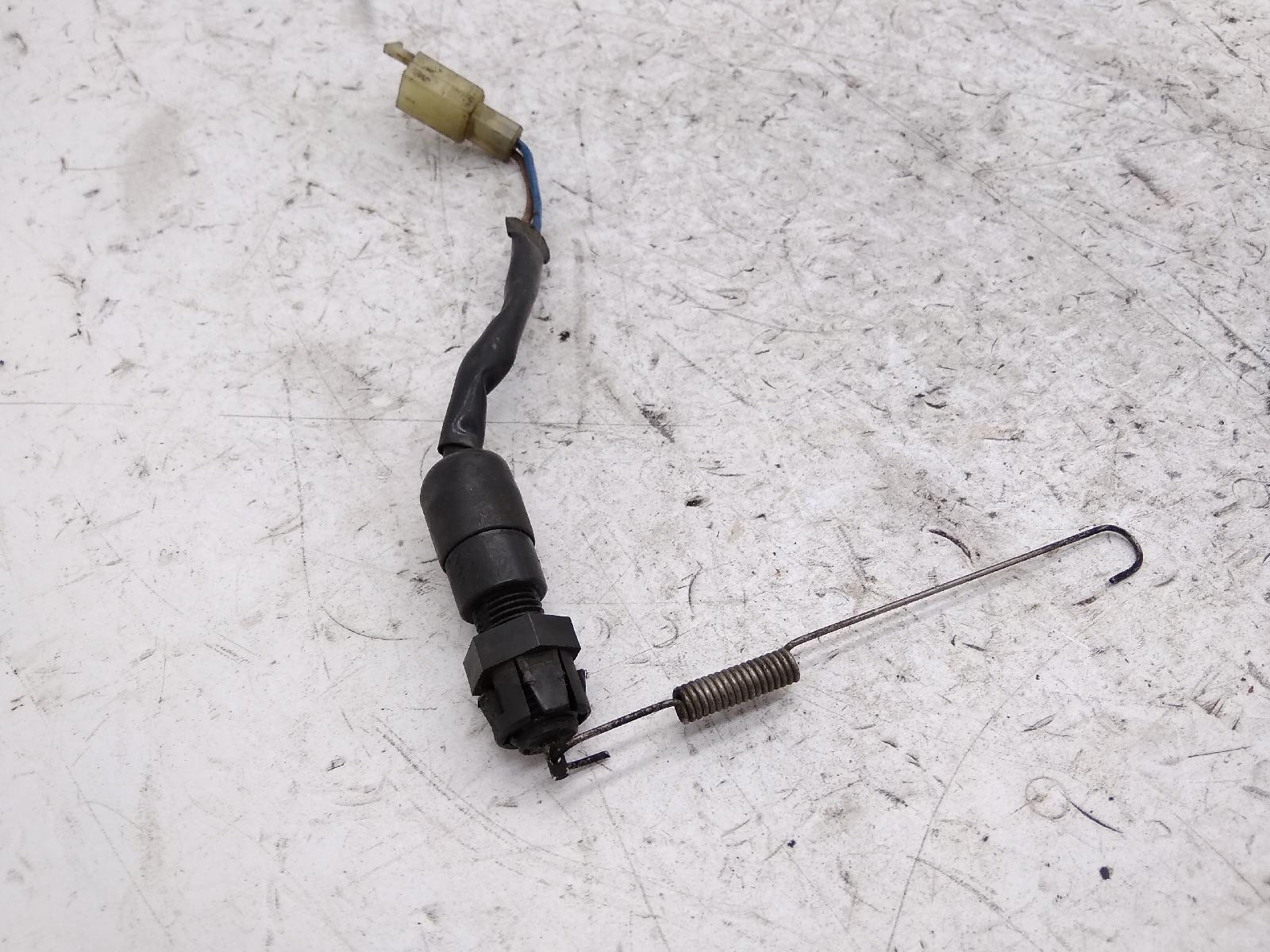 Kawasaki zzr e7 e9 600 sensore stop pompa freno posteriore con molla 1999 2000 zx600eea