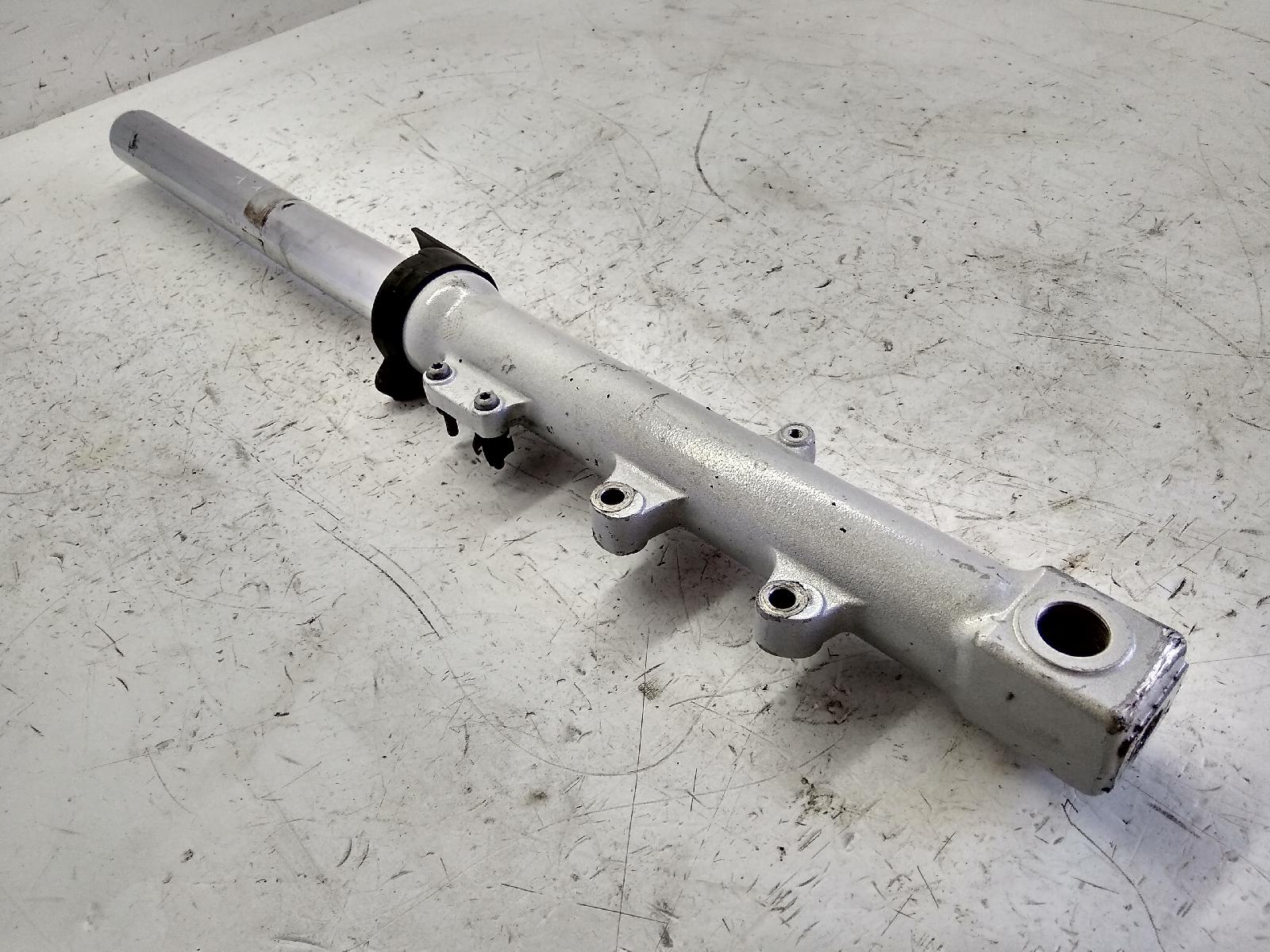 Triumph sprint st 955 fodero forcella destra con stelo storto 1999 2004 smtt665xh