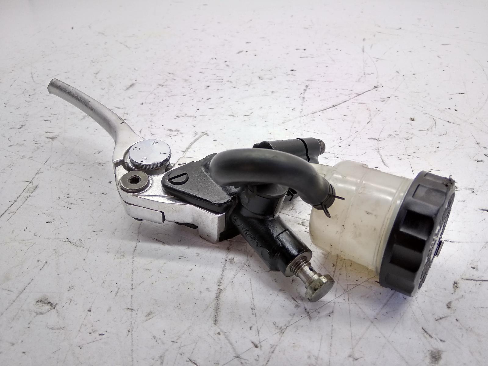 Triumph sprint st 955 pompa freno anteriore destra con leva rotta * 1999 2004 smtt665xh