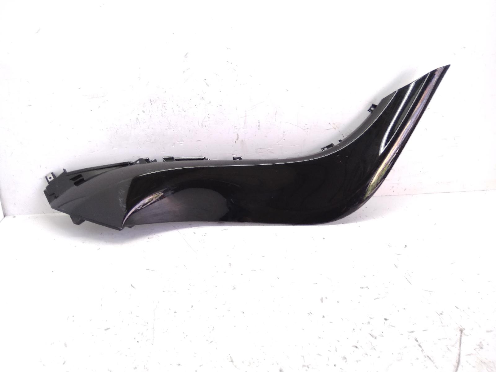 Piaggio x10 4t 4v ie euro 3 125 carena fianchetto sinistro attacco rotto 2012 2015 m76101