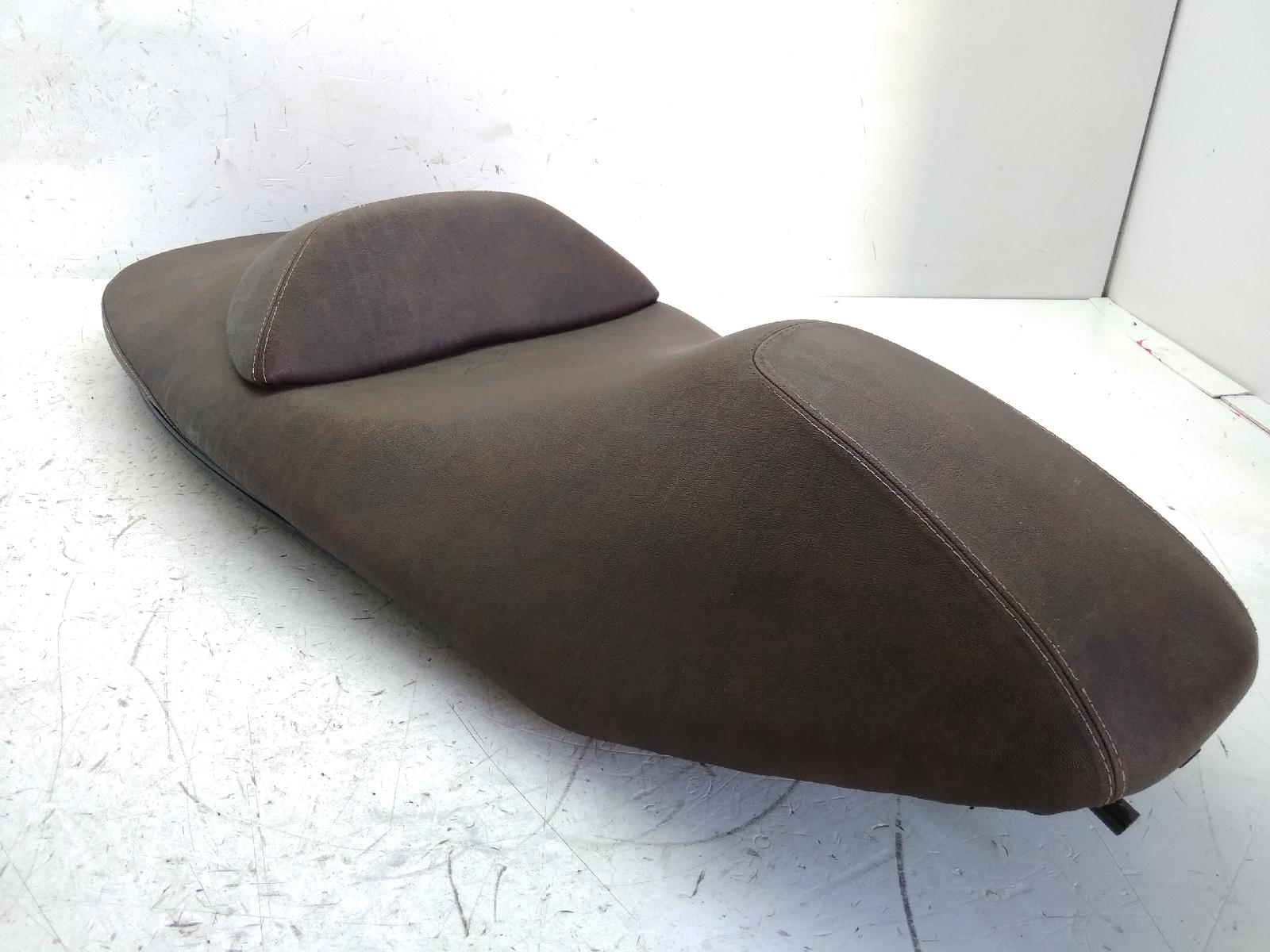 Piaggio x10 4t 4v ie euro 3 125 sella saddle 2012 2015 m76101