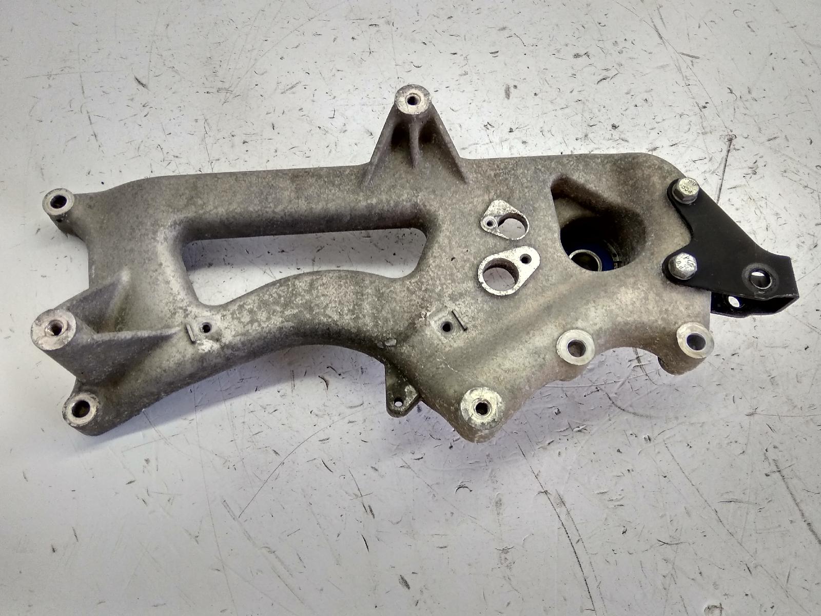 Piaggio x10 4t 4v ie euro 3 125 staffa supporto scarico marmitta 2012 2015 m76101