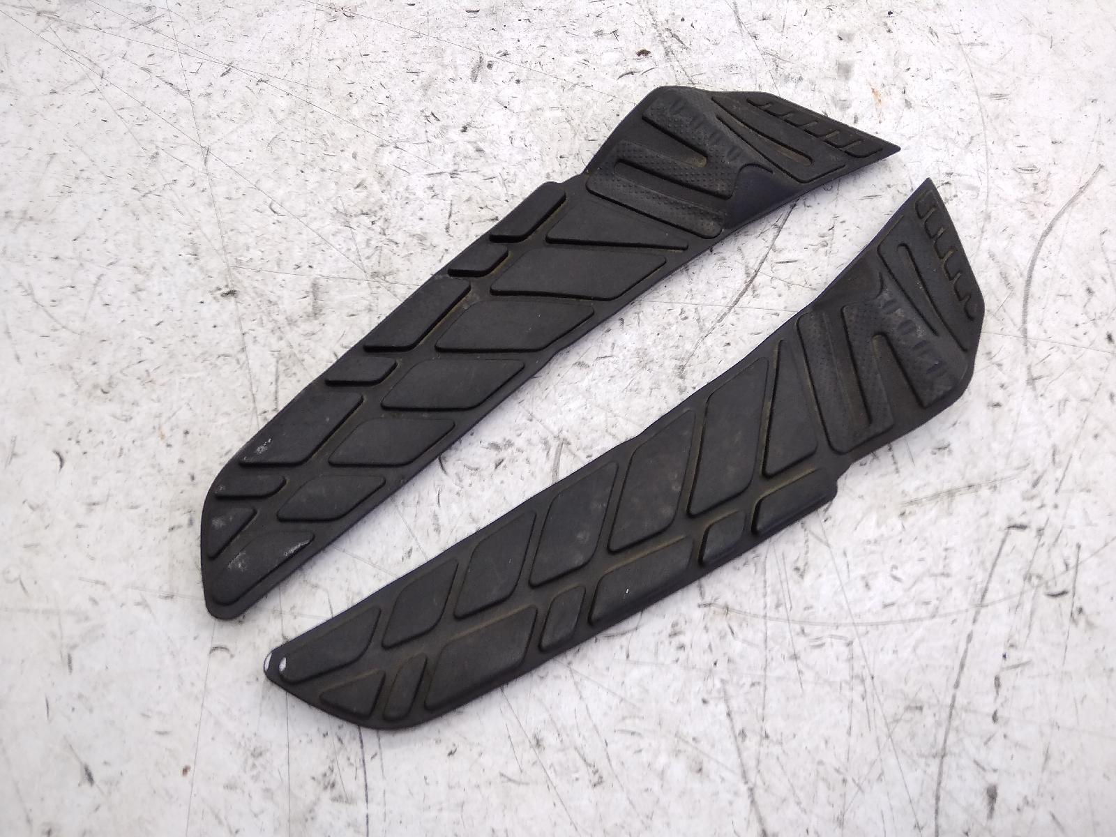 Suzuki burgman type s an 400 coppia tappetini posteriore pedana 2005 2005 bw112