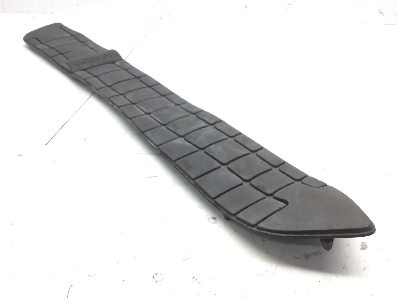 Suzuki burgman k5 an abs 650 tappetino anteriore destro pedana pavimento 2005 2005 bu132