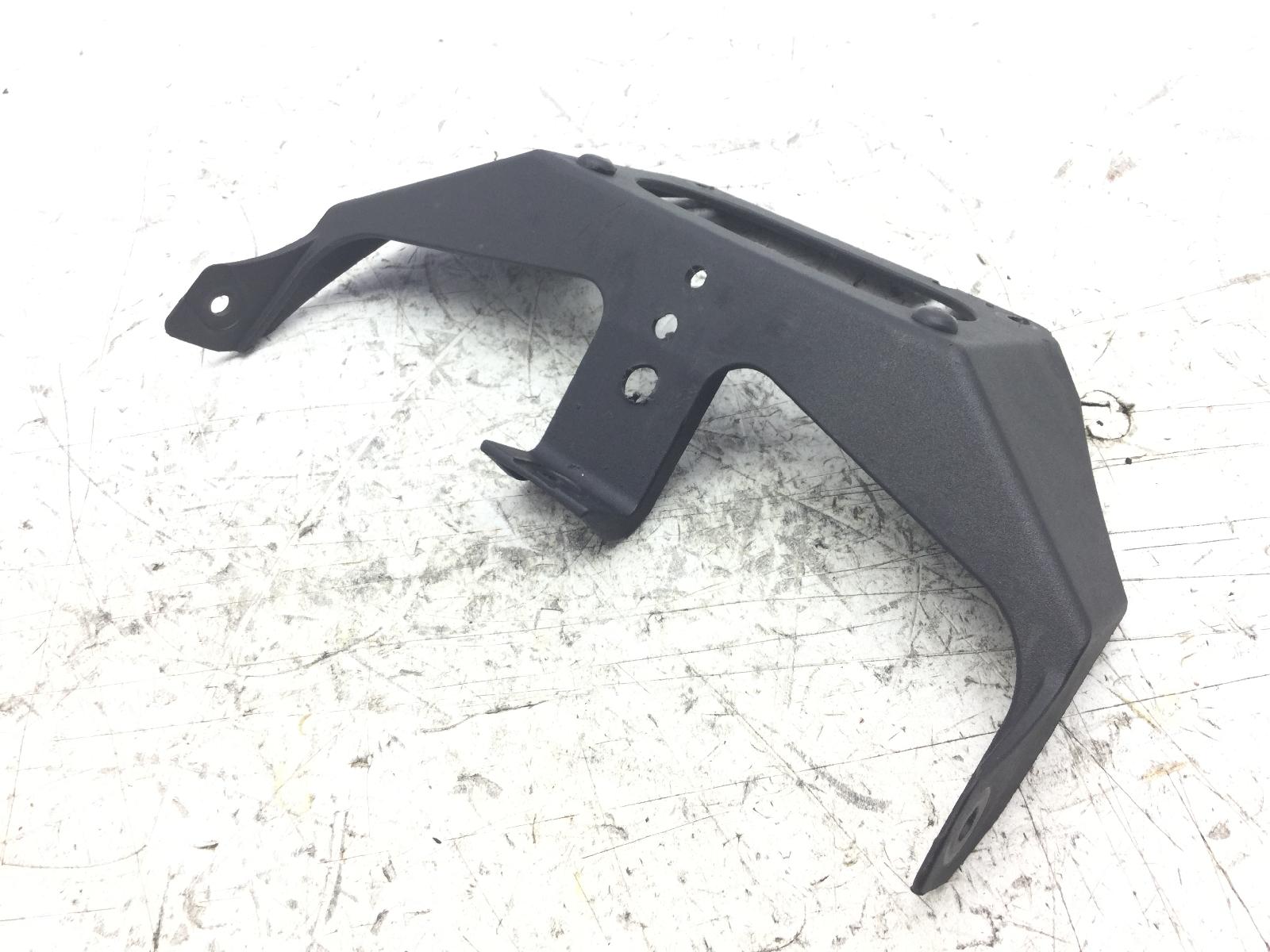 Triumph speed triple i 955 carena coperchio con buchi e piccola rottura 1998 2001