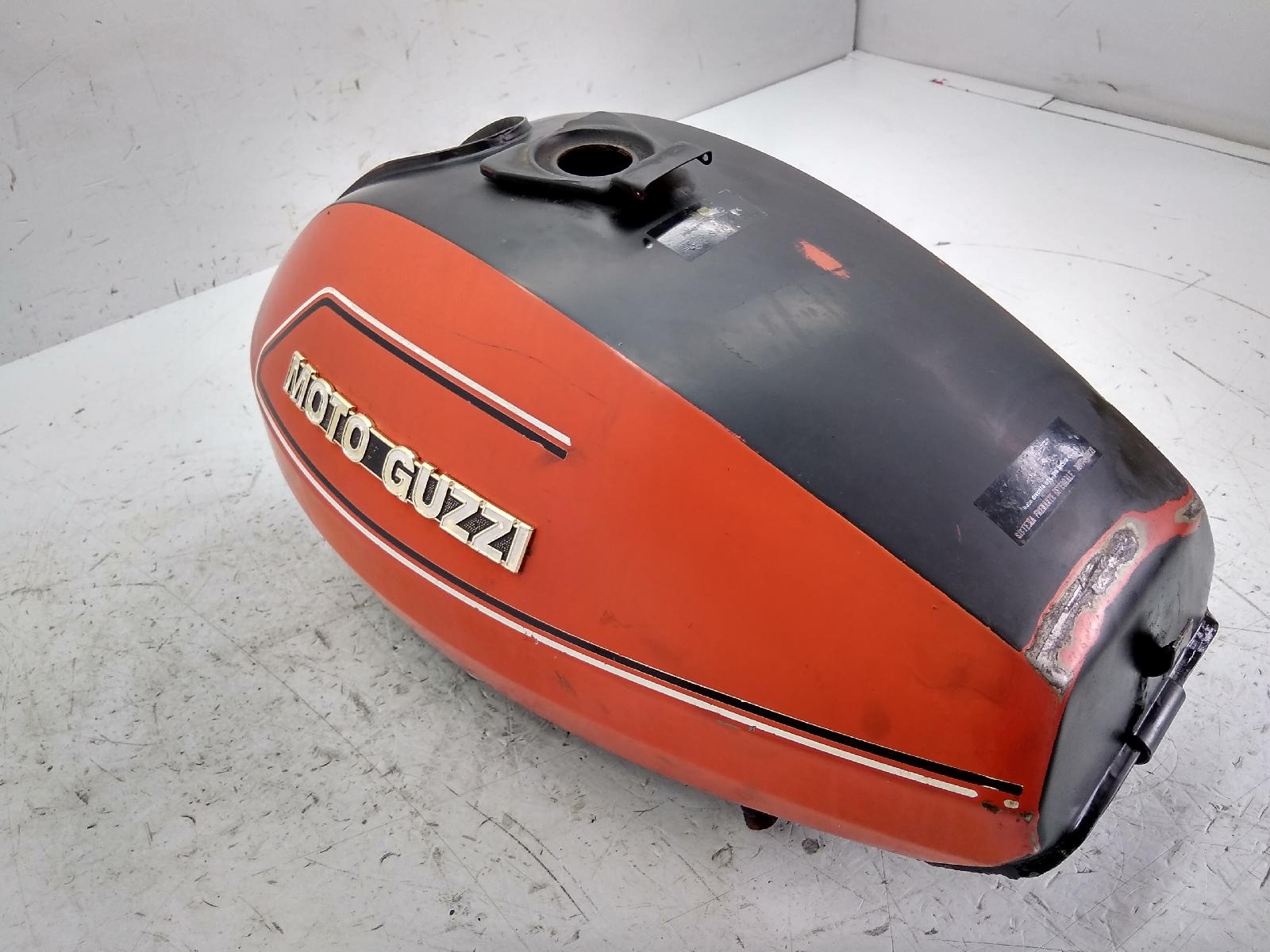 Moto guzzi v35 ae 350 serbatoio benzina carburante con tracce di ruggine 1977 1979 pa350