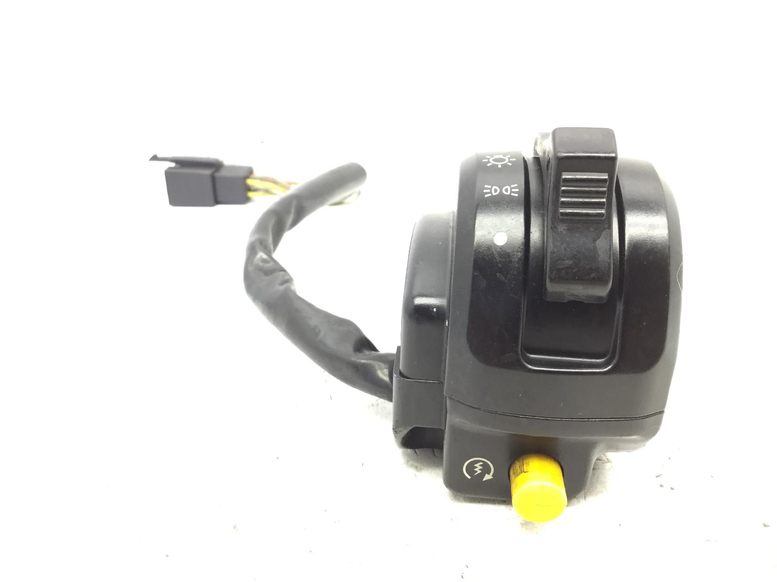 Suzuki ug hokuto 110 commutatore devio luci destro 2000 2000 a7111