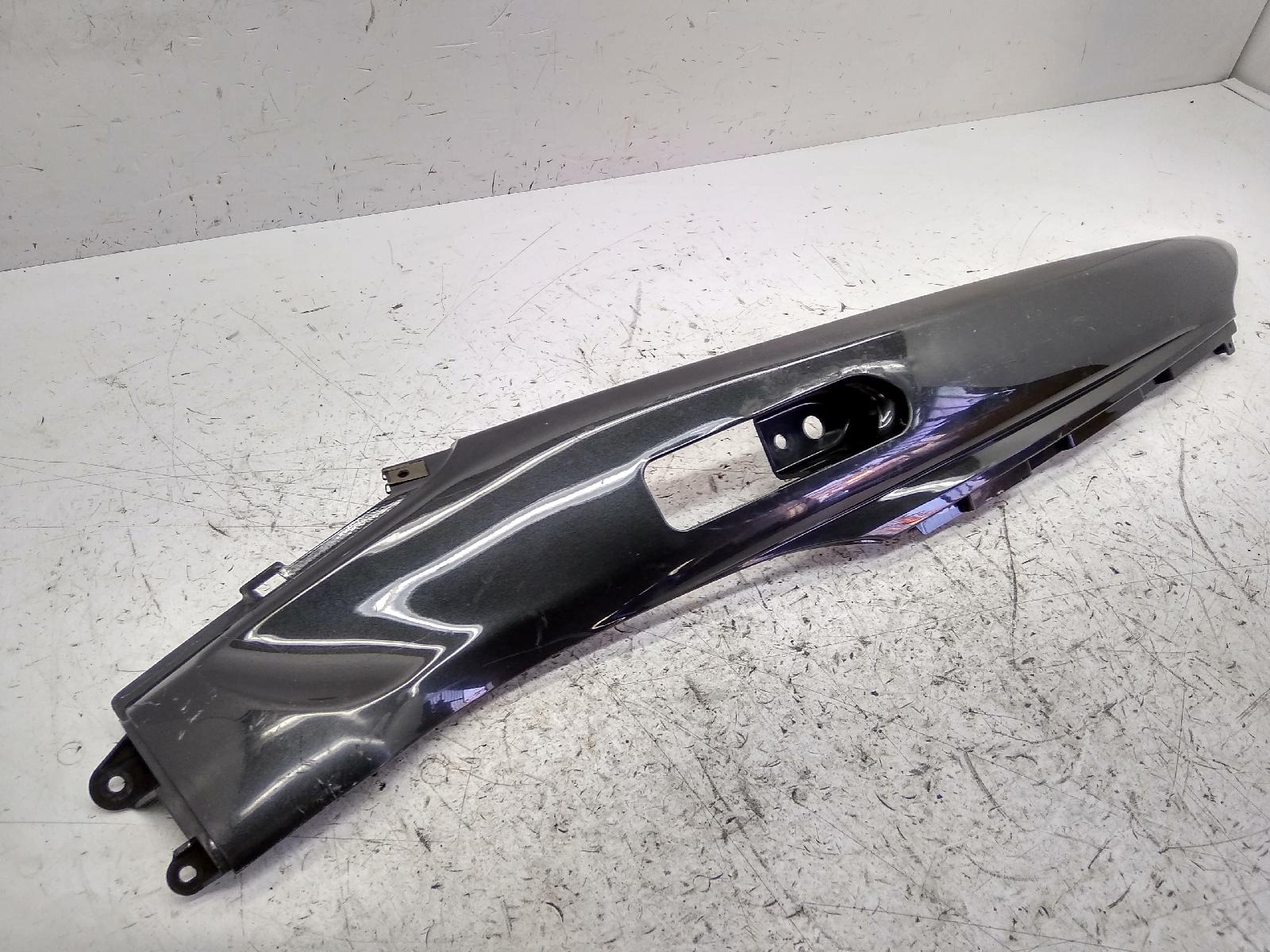 Suzuki ug hokuto 110 carena fianchetto inferiore destro 2000 2000 a7111