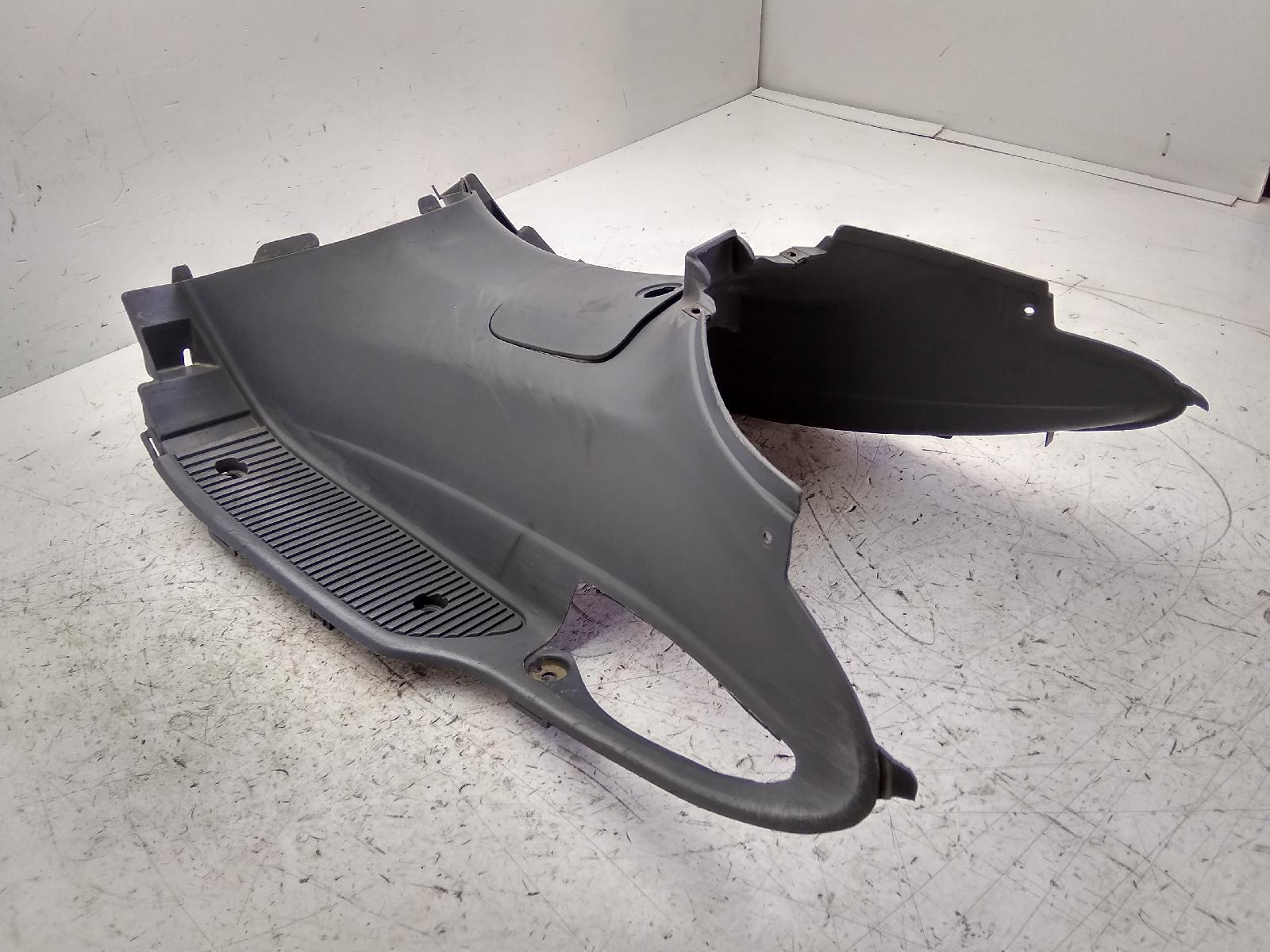 Suzuki ug hokuto 110 carena pedana pavimento poggiapiedi 2000 2000 a7111