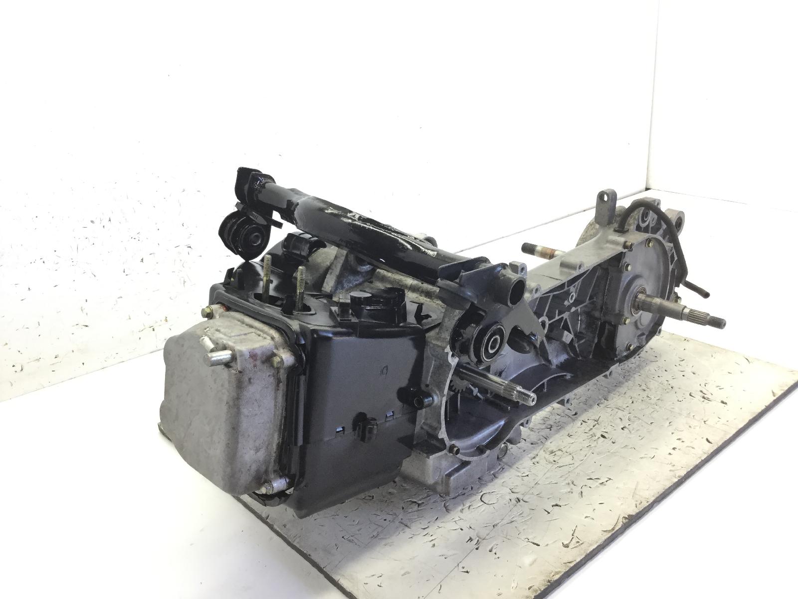 Pato lambretta n 125 blocco motore mod: bn152qmi e staffa supporto 2012 2013 lb5tk8u158z
