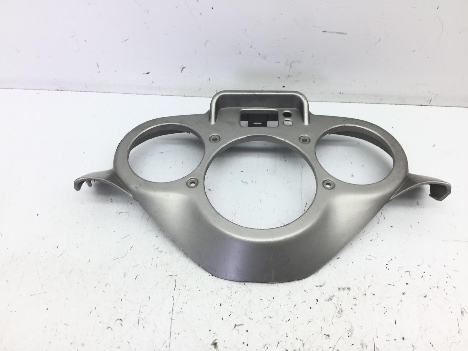Aprilia scarabeo 200 carena supporto strumentazione 1 attacco rotto 2003 2003 tda01