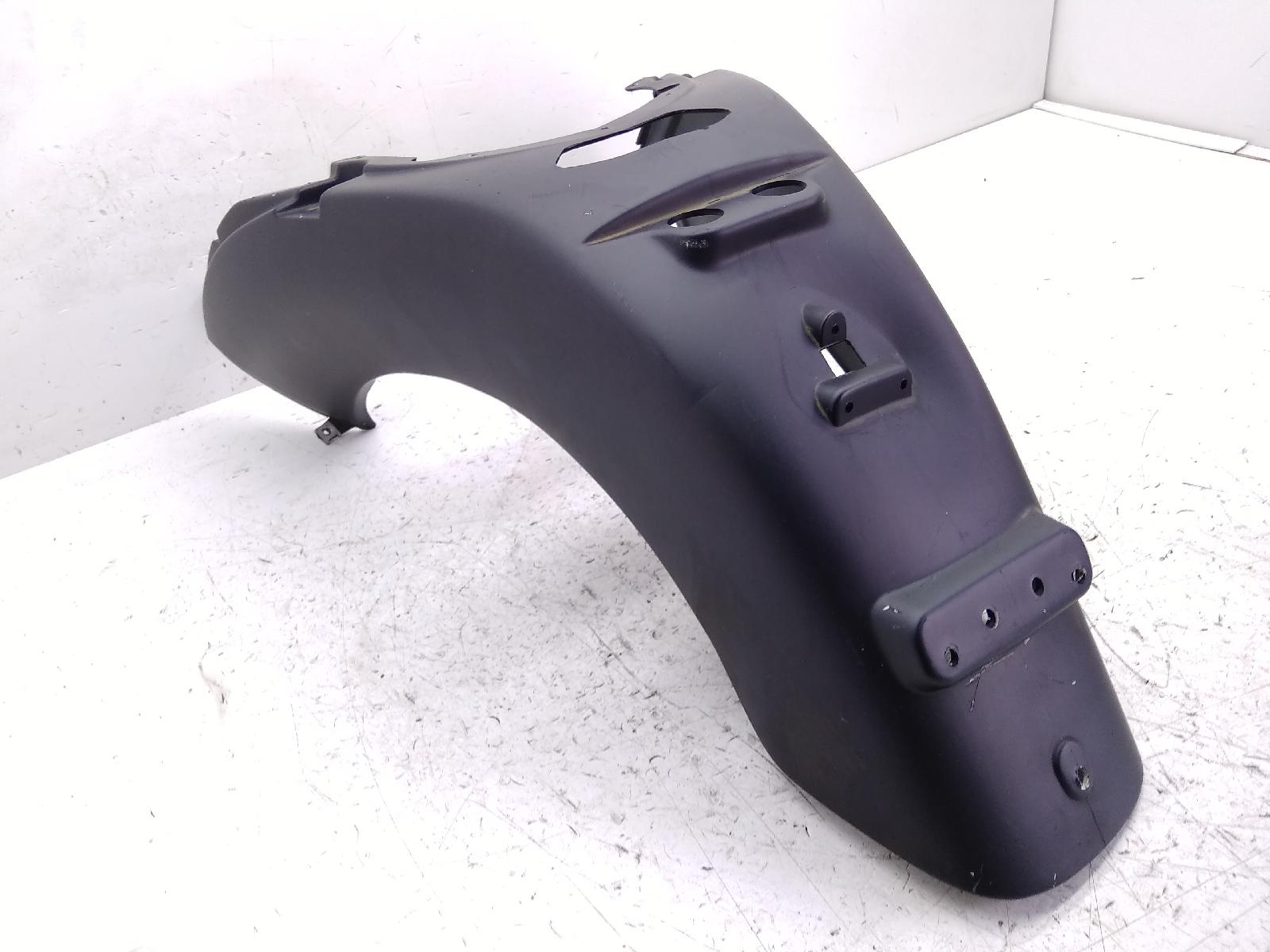 Aprilia scarabeo 200 carena coda codone posteriore leggermente storto 2003 2003 tda01