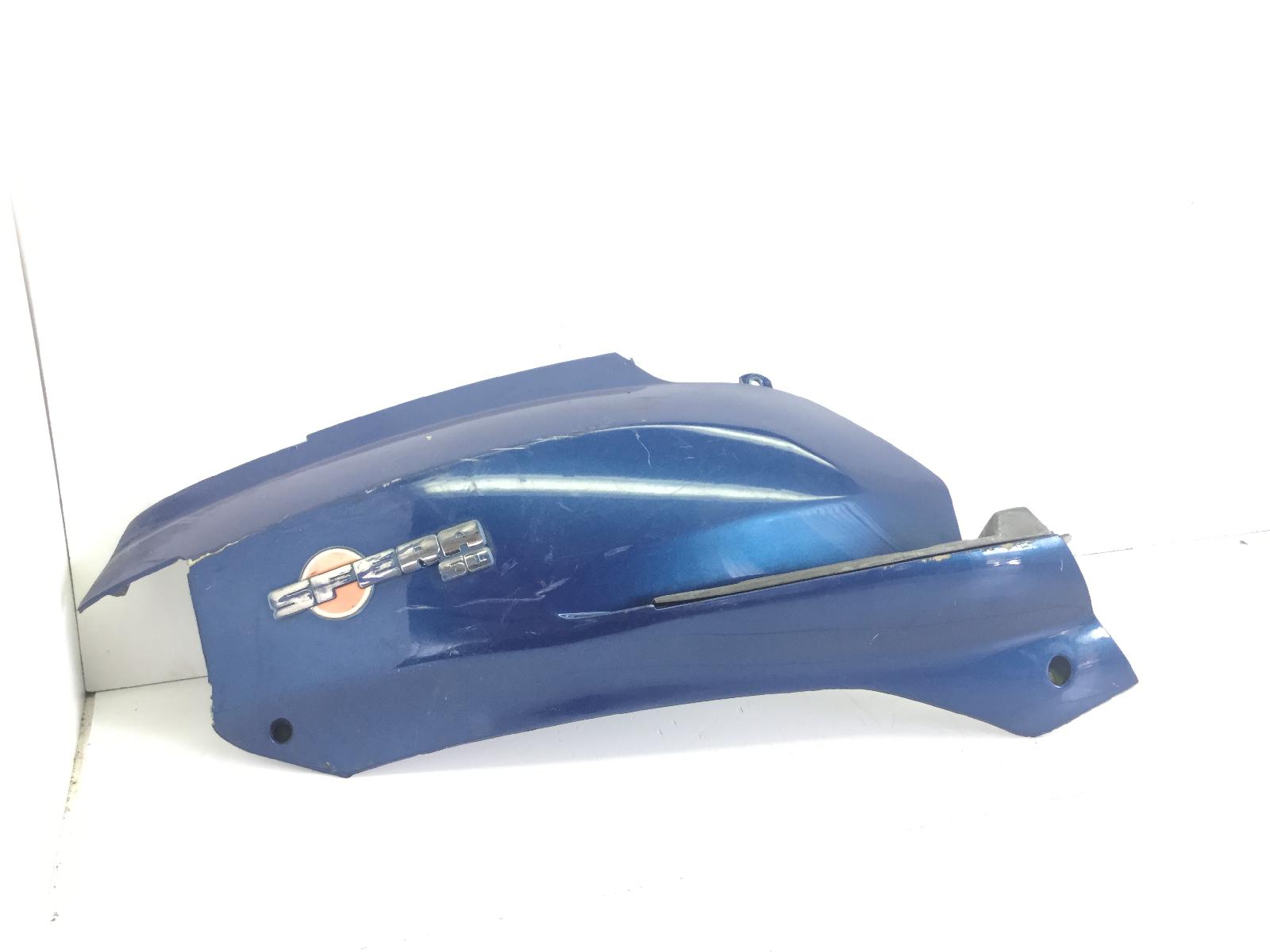 Piaggio sfera rst 50 carena fiancata posteriore destra - alette rotte 1995 1997 c0100