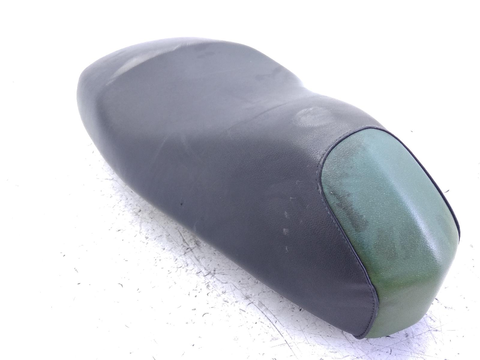 Peugeot ludix 50 sella saddle con piccolo strappo su fodera 2005 2005 vgal1aaca