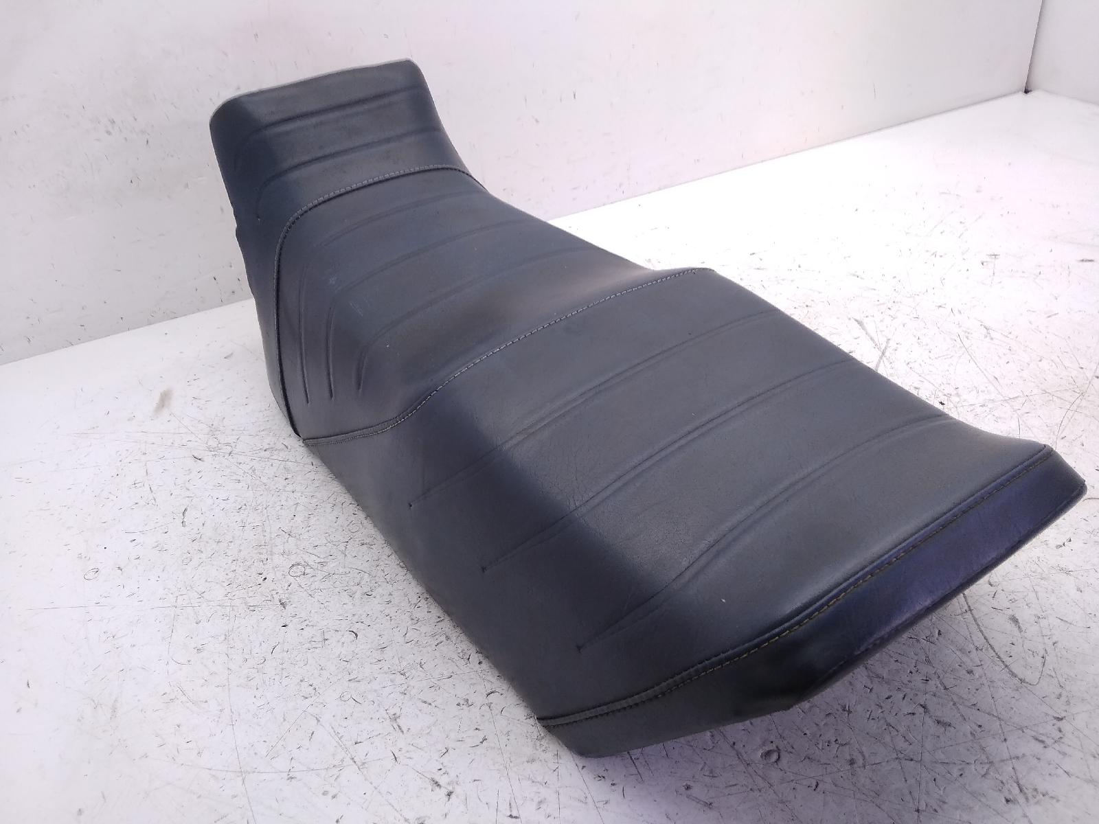 Suzuki gsx e f-h 550 sella saddle con strappo su fodera 1985 1987 gn71d