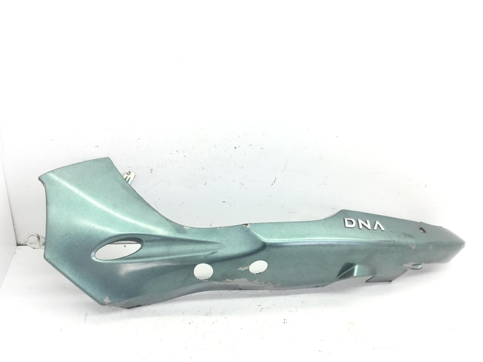 Gilera dna 50 carena fiancata posteriore sinistra - attacco rotto 2005 2007 pc2700003