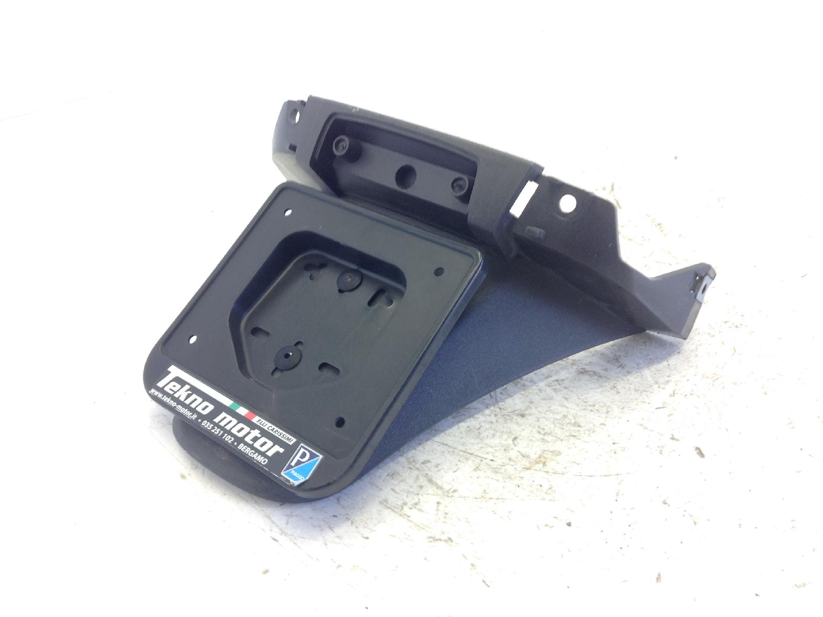 Piaggio vespa lx 2t 50 parafango posteriore portatarga 2009 2013 c38101