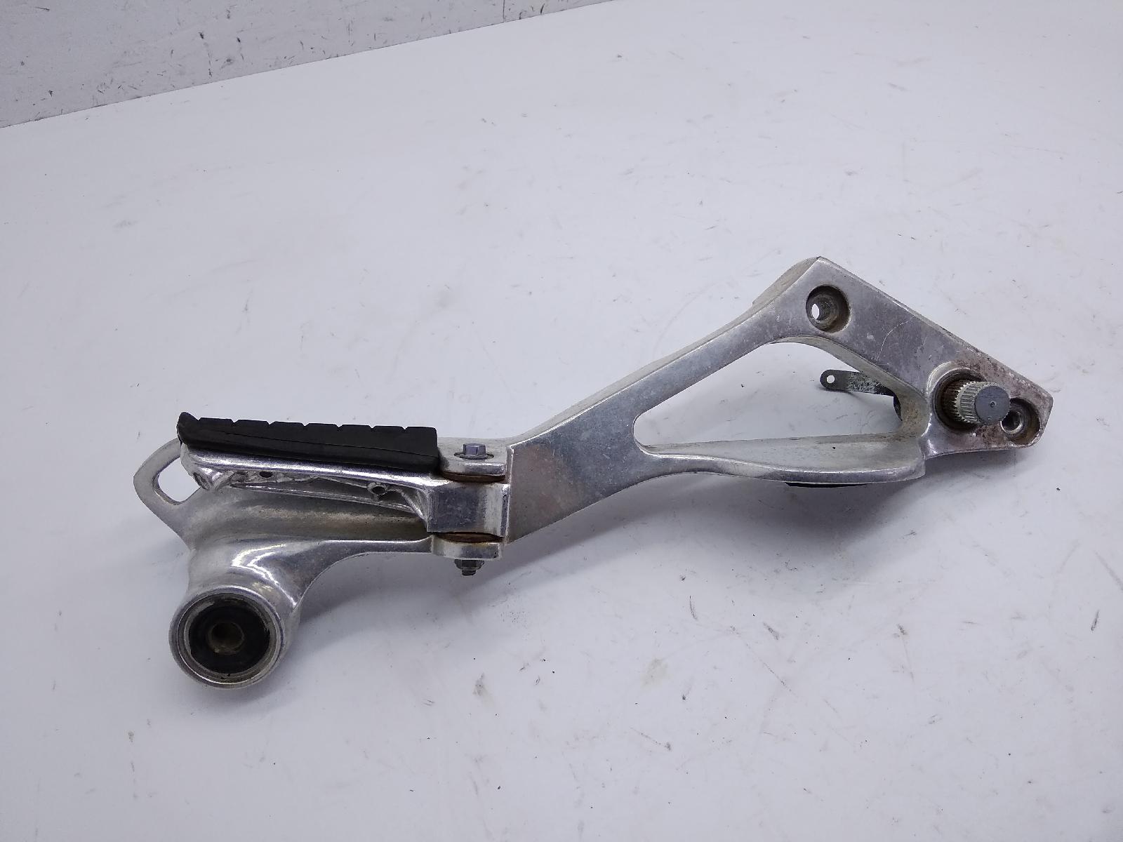 Yamaha tdm 850 pedana posteriore destra e supporto 1996 1998 4tx