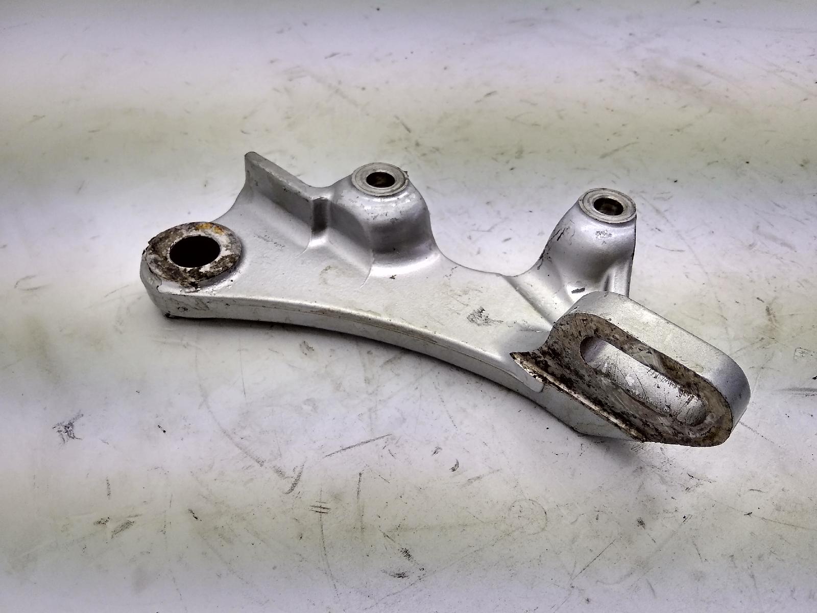Yamaha tdm 850 staffa supporto pinza freno posteriore 1996 1998 4tx