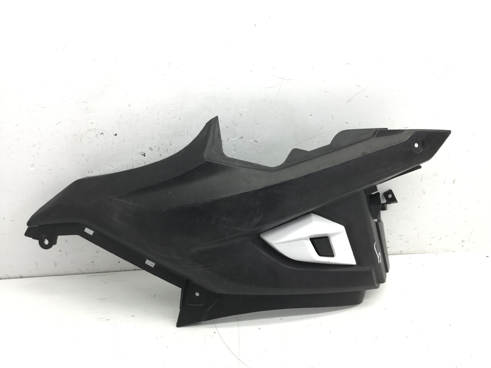 Yamaha aerox ns 50 carena fianchetto destro e coperchio - rotture 2013 2016 sa421