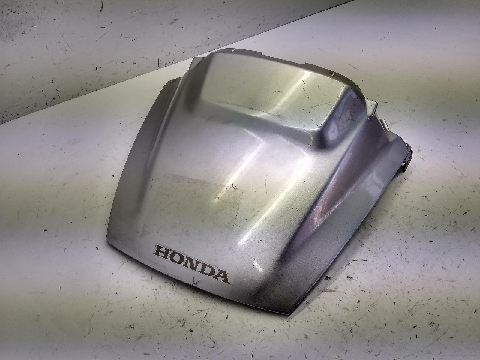 Honda silver wing 600 carena coperchio superiore fiancate 1 attacco rotto 2005 2005 jh2pf01a15k