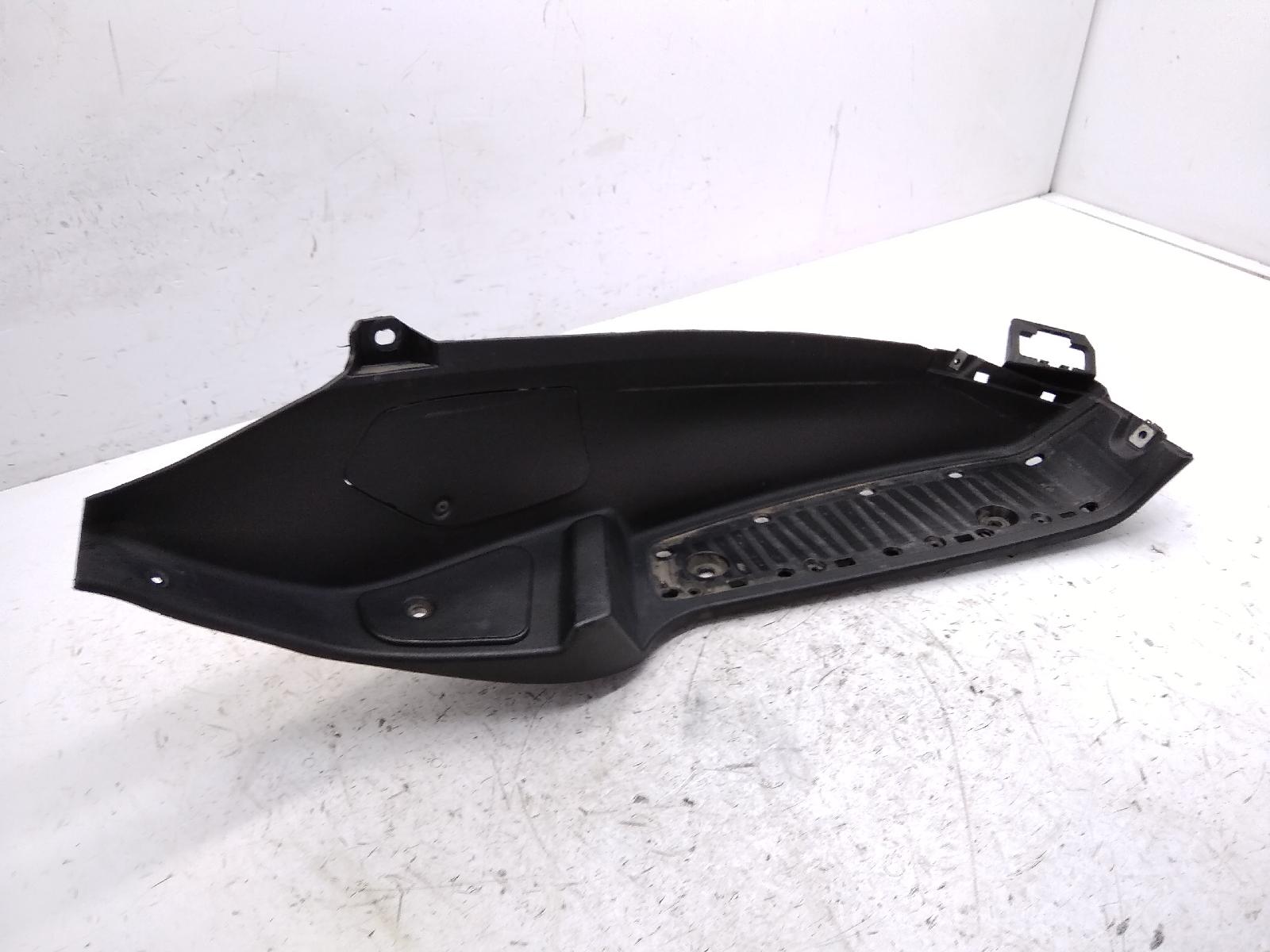Piaggio mp3 400 carena pedana destra 2007 2008 m59101