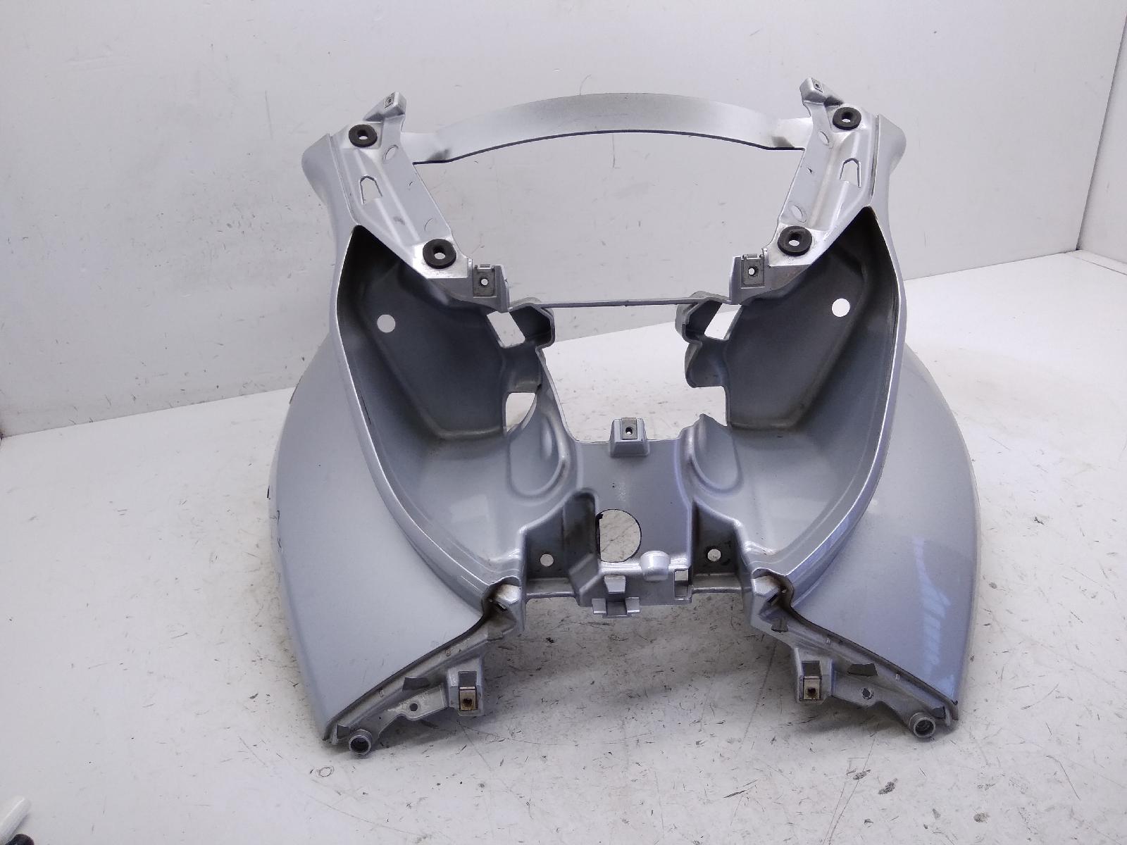 Piaggio mp3 400 carena scudo anteriore - 4 attacchi rotti e crepe 2007 2008 m59101