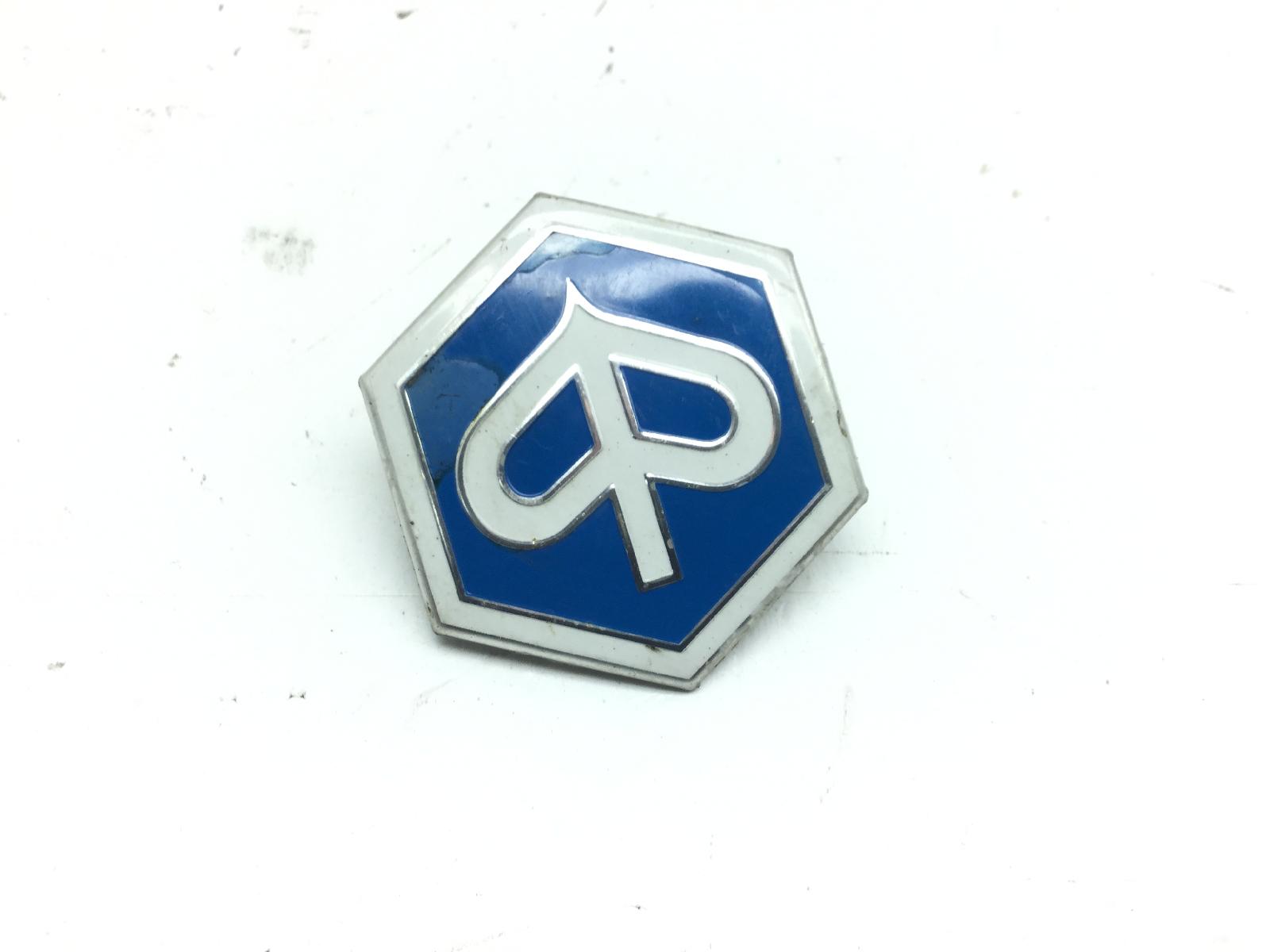Piaggio liberty sport 200 emblema stemma carena scudo anteriore 2006 2006 m38401