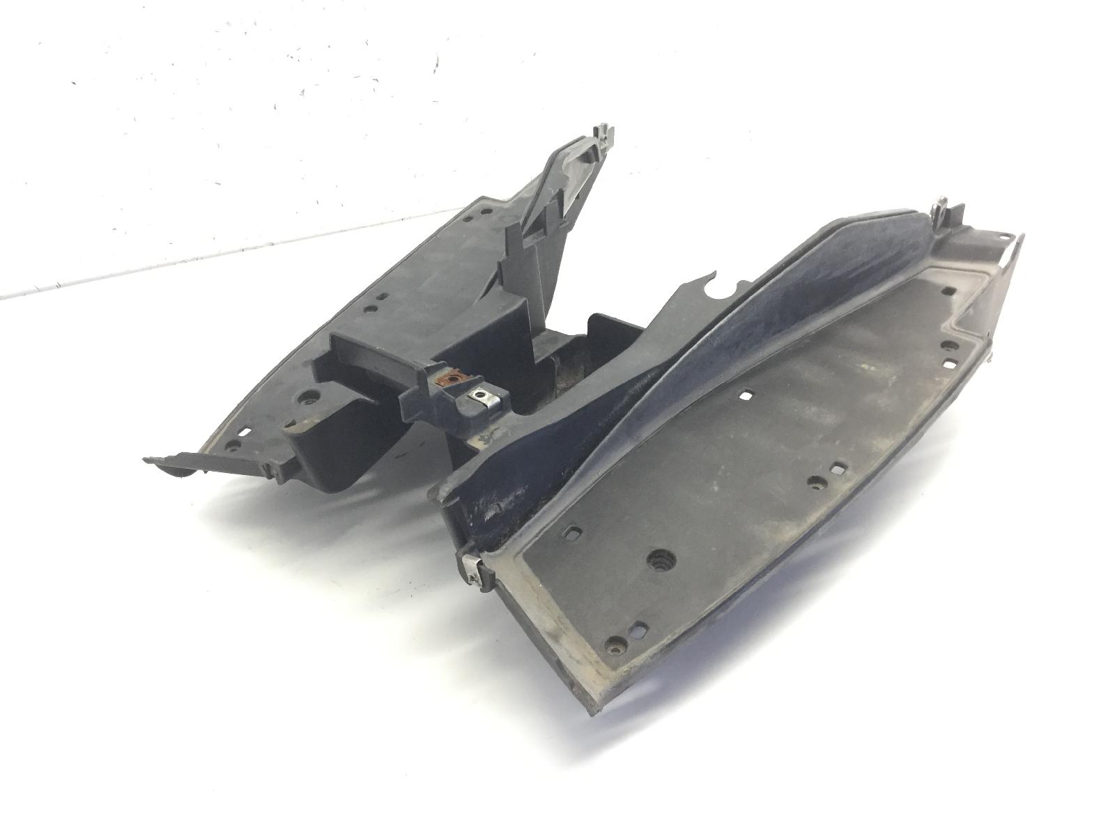 Aprilia sr purejet 50 carena pedana pavimento poggiapiedi 2004 2005 vfb00