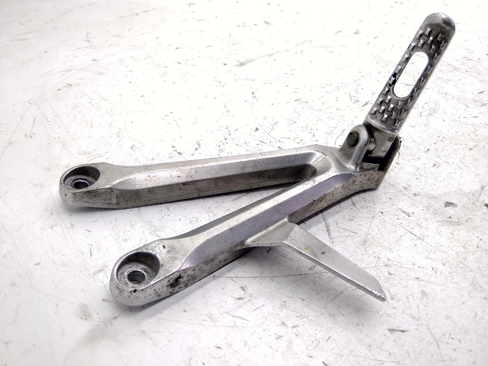 Honda cbr rr 600 pedana posteriore destra e supporto 2005 2006 pc37a15m